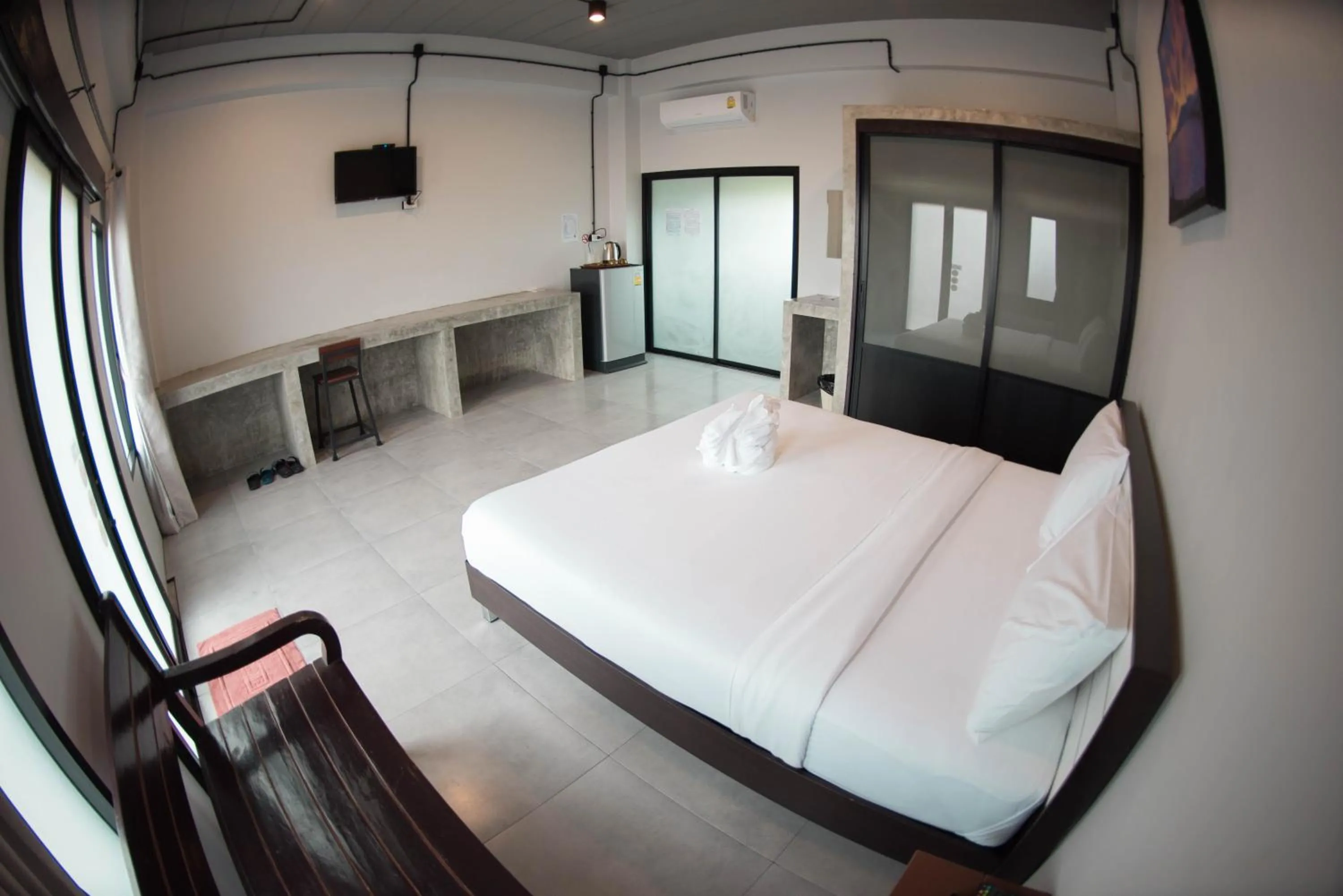 Bed in The Ele Hotel Ranong - SHA Extra Plus