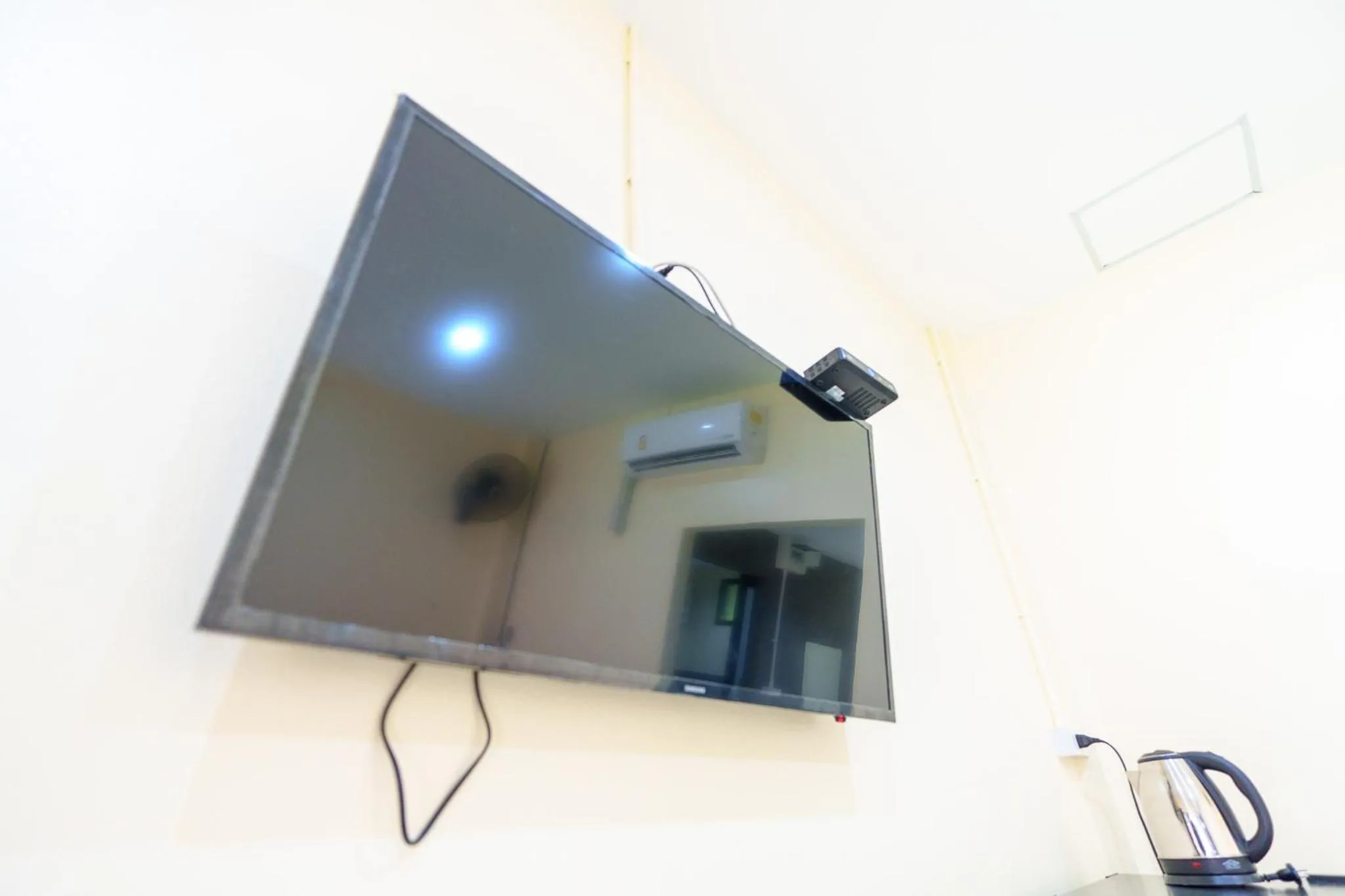 TV and multimedia in The Ele Hotel Ranong - SHA Extra Plus