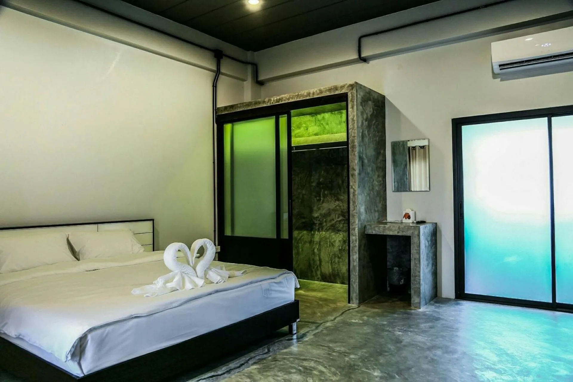 Bed in The Ele Hotel Ranong - SHA Extra Plus