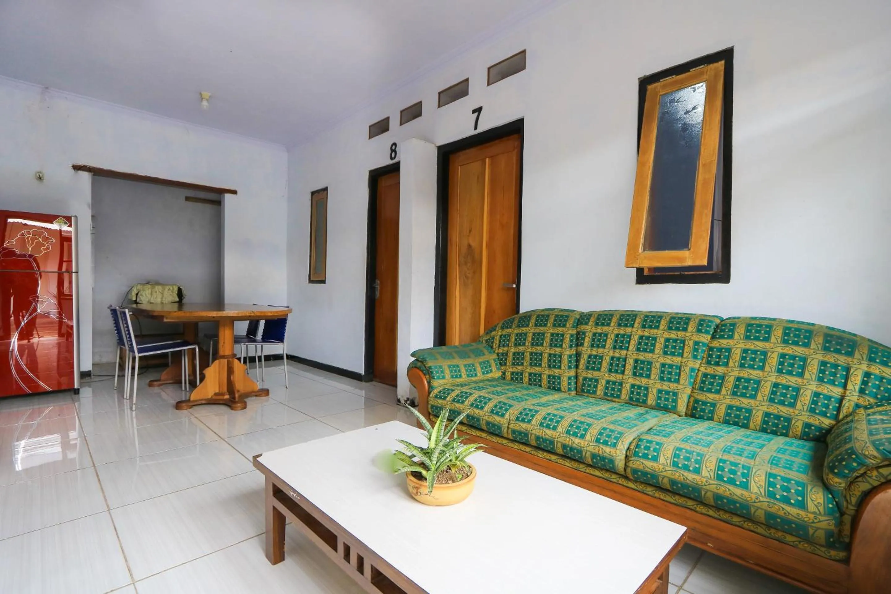 Lobby or reception in OYO 2497 Pesona Guest House
