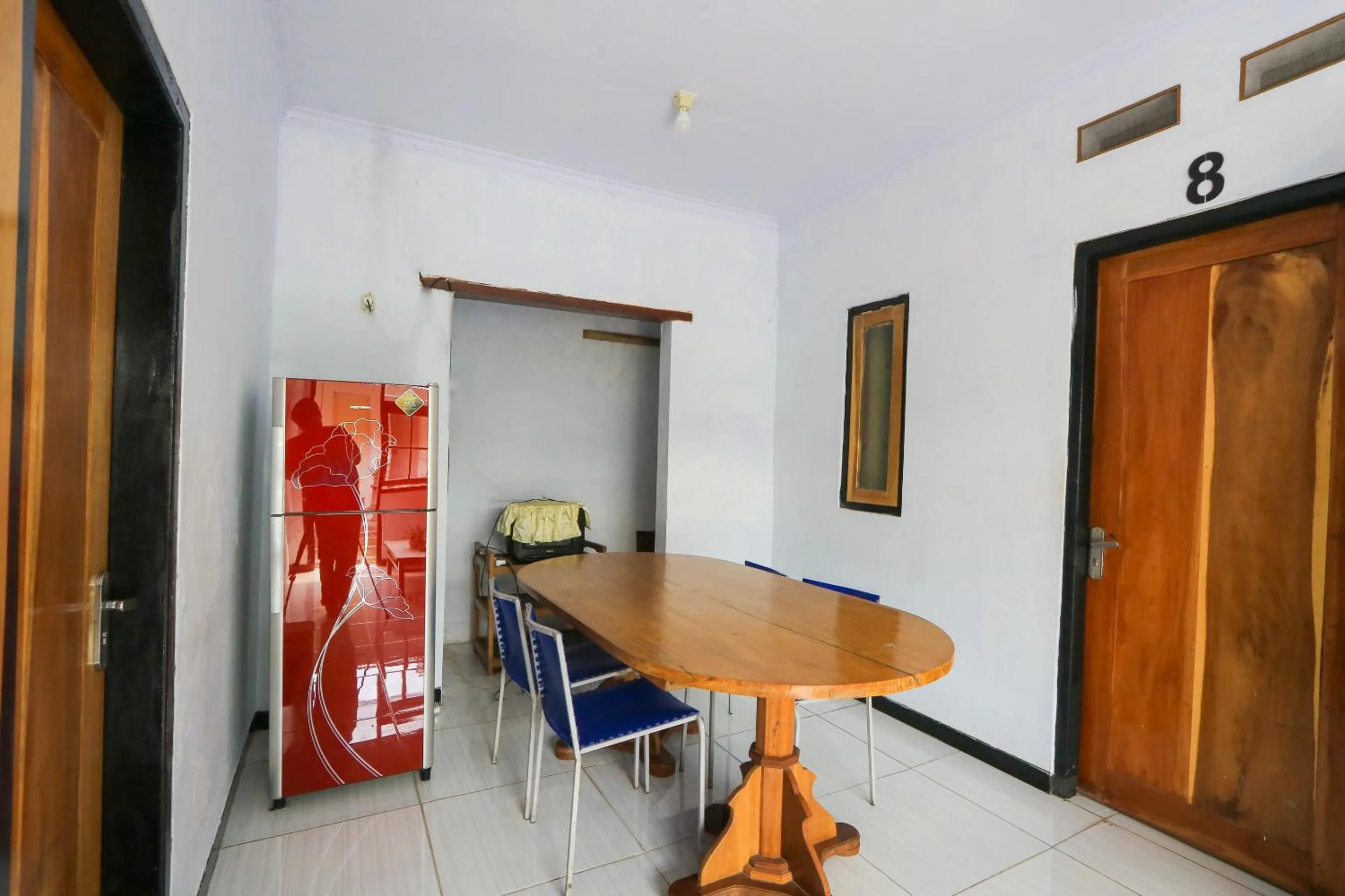 Lobby or reception in OYO 2497 Pesona Guest House