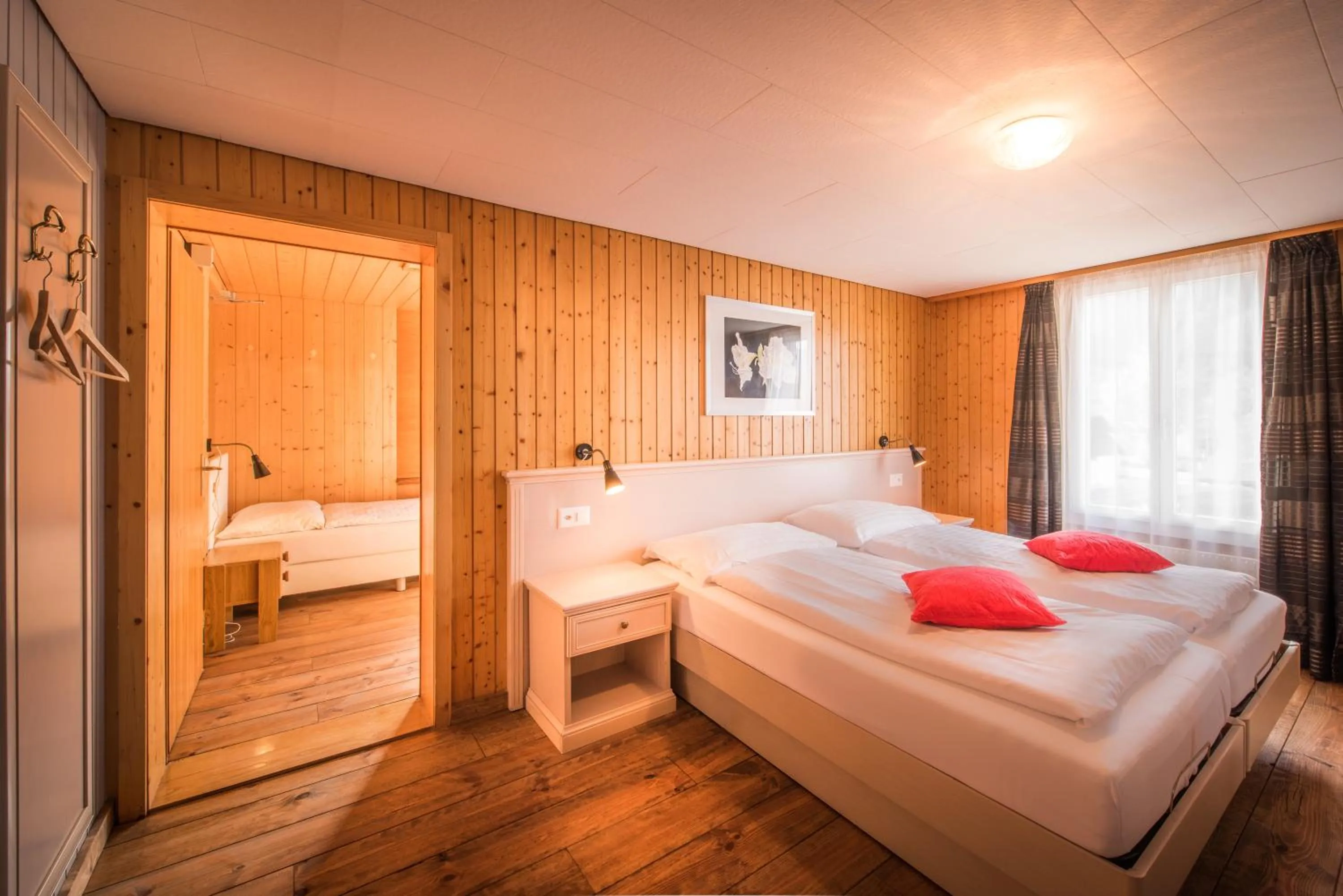 Day, Bed in Hotel Tell and Apartments