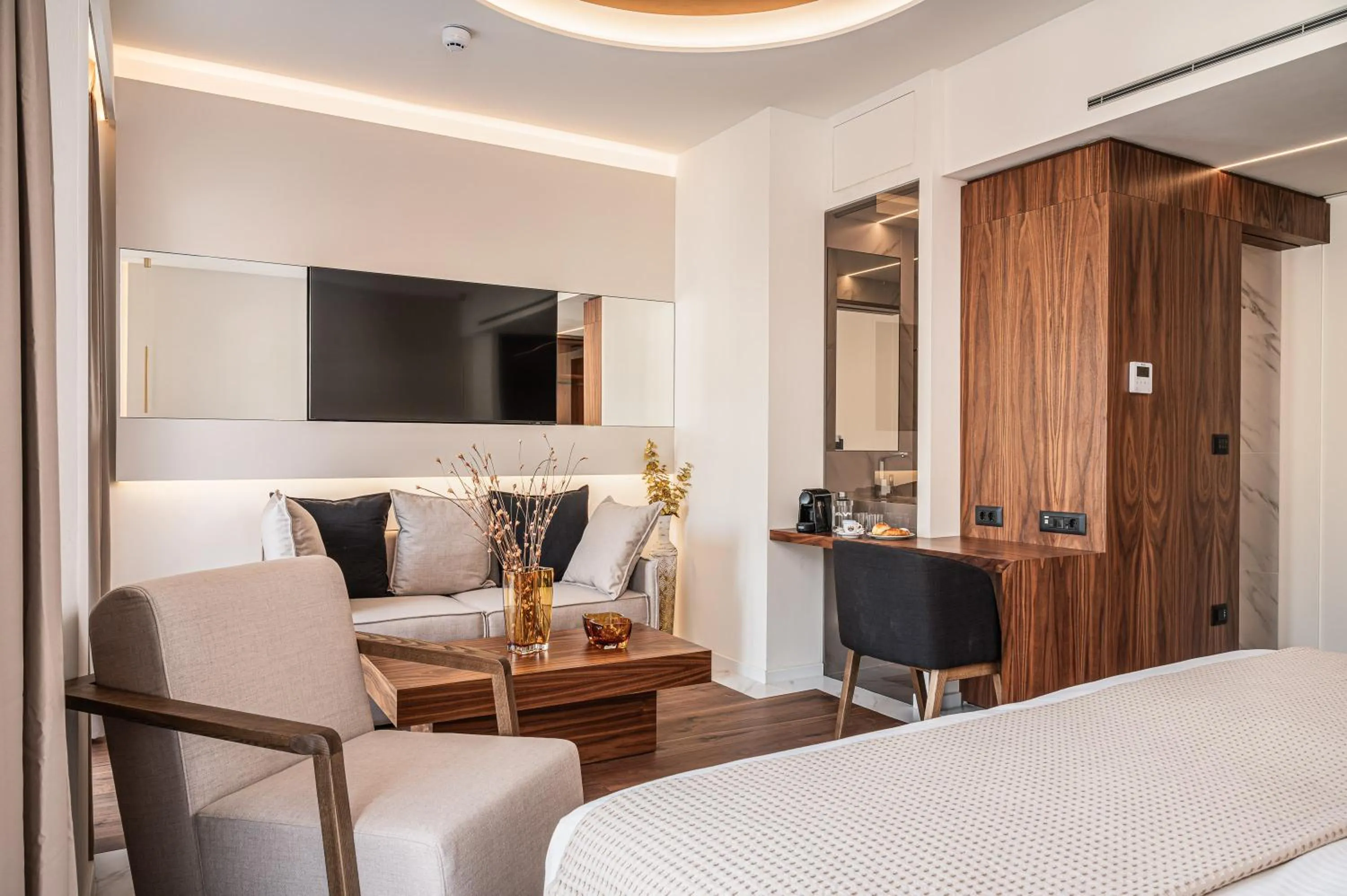 TV and multimedia in Samos Hotel