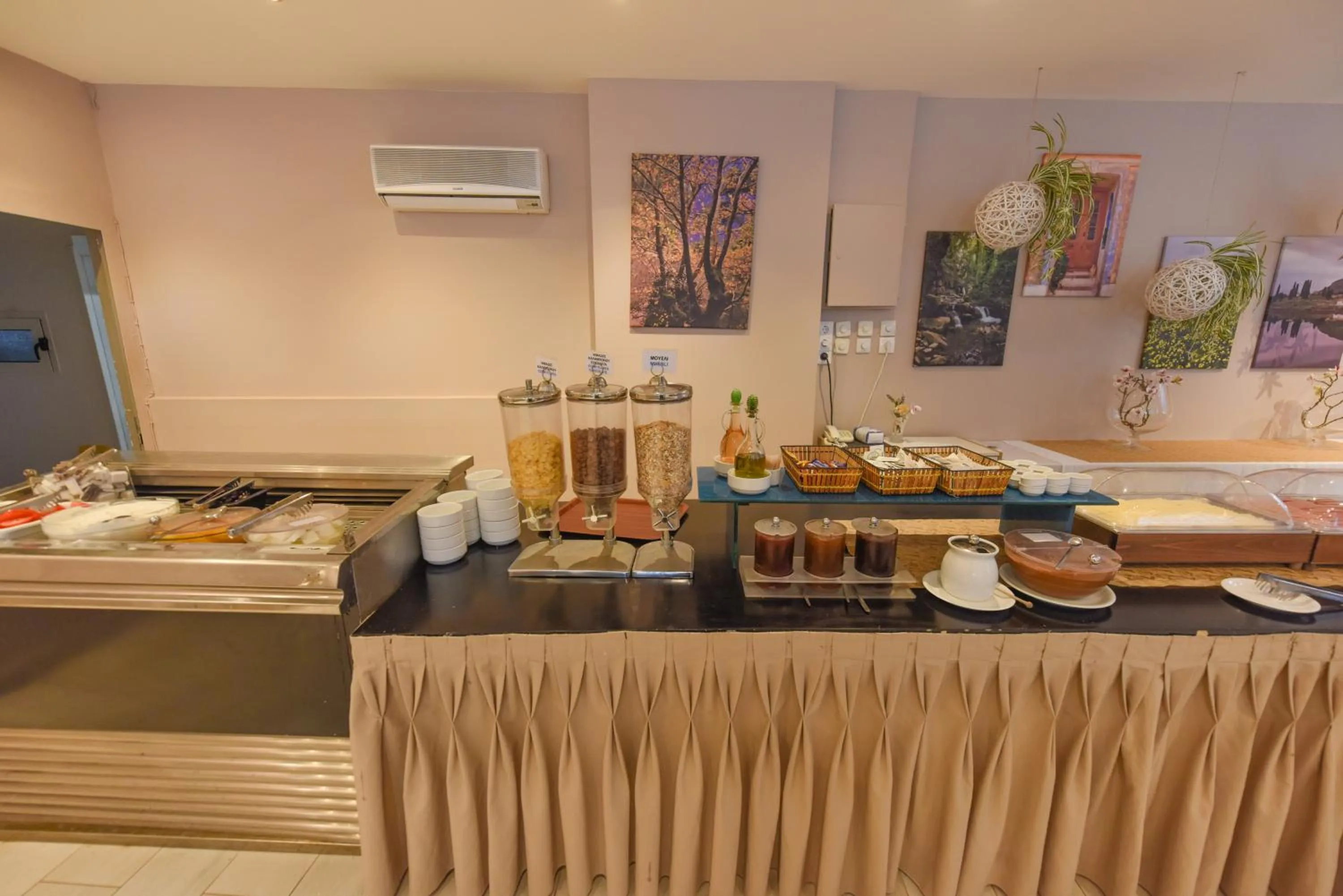 Buffet breakfast in Samos Hotel