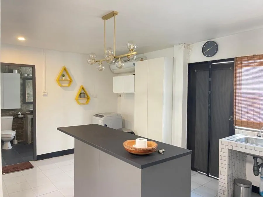 Kitchen or kitchenette in Bodega Bangkok Soi 23