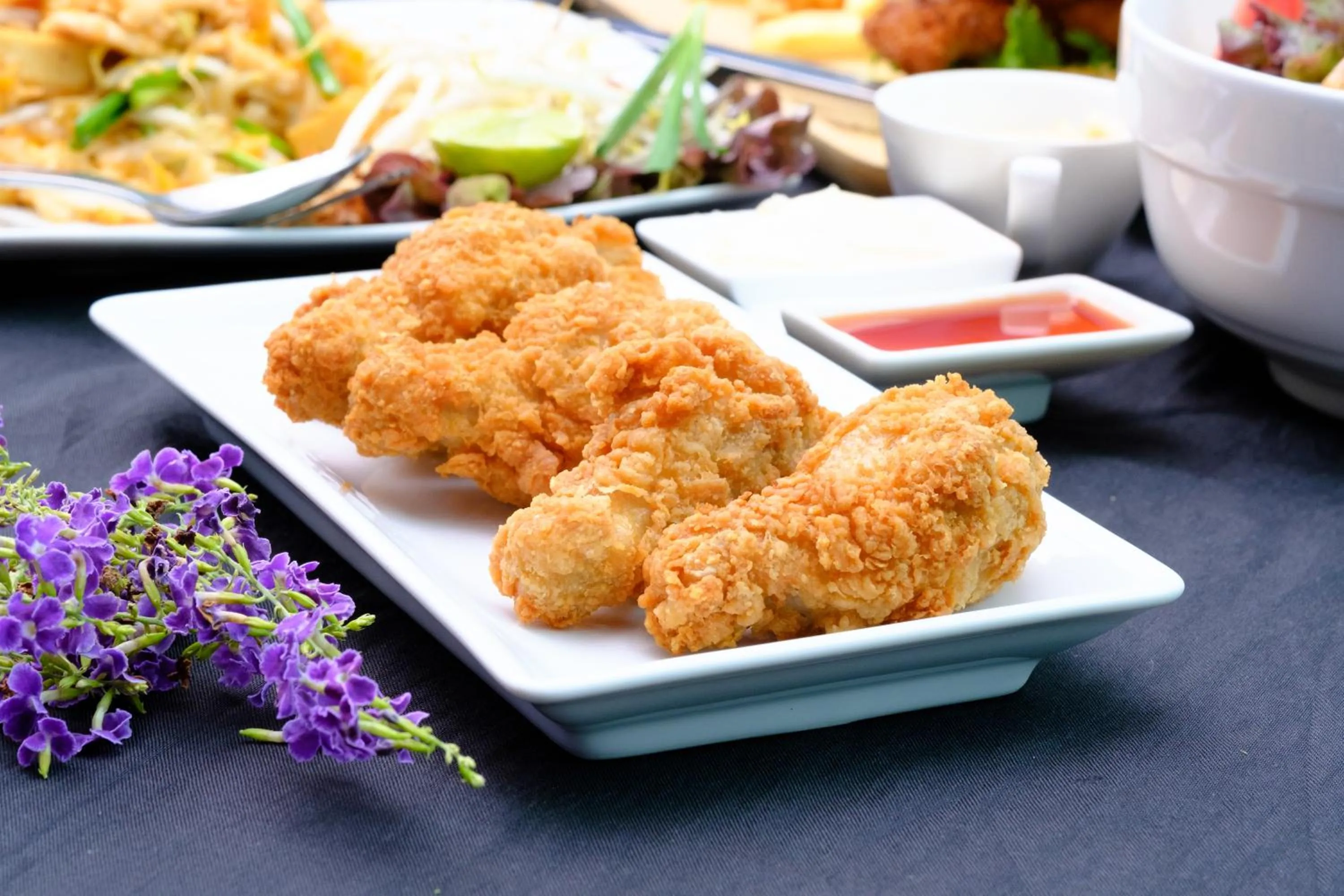 Food and drinks in Bodega Bangkok Soi 23