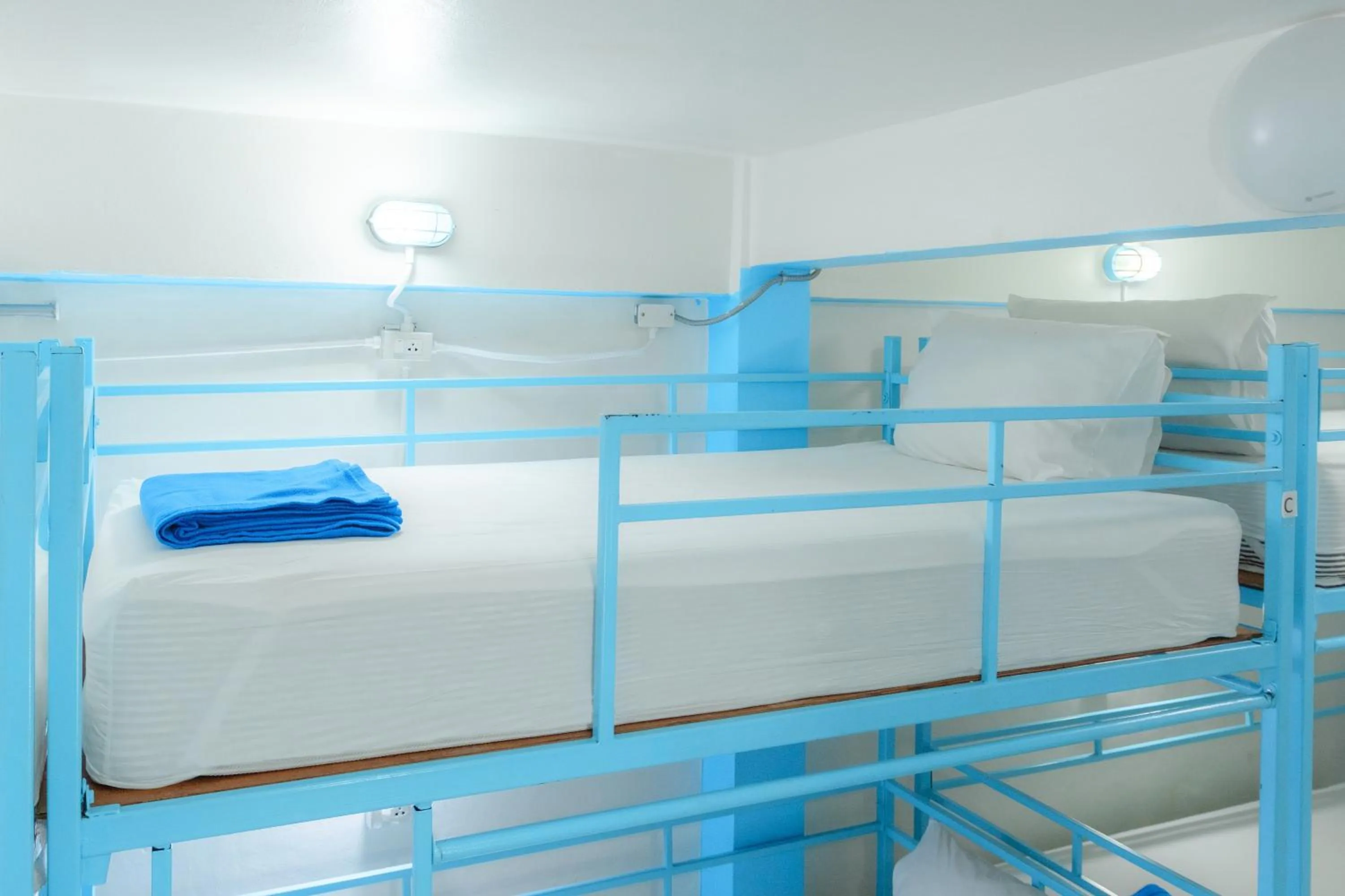 Bed in Bodega Bangkok Soi 23