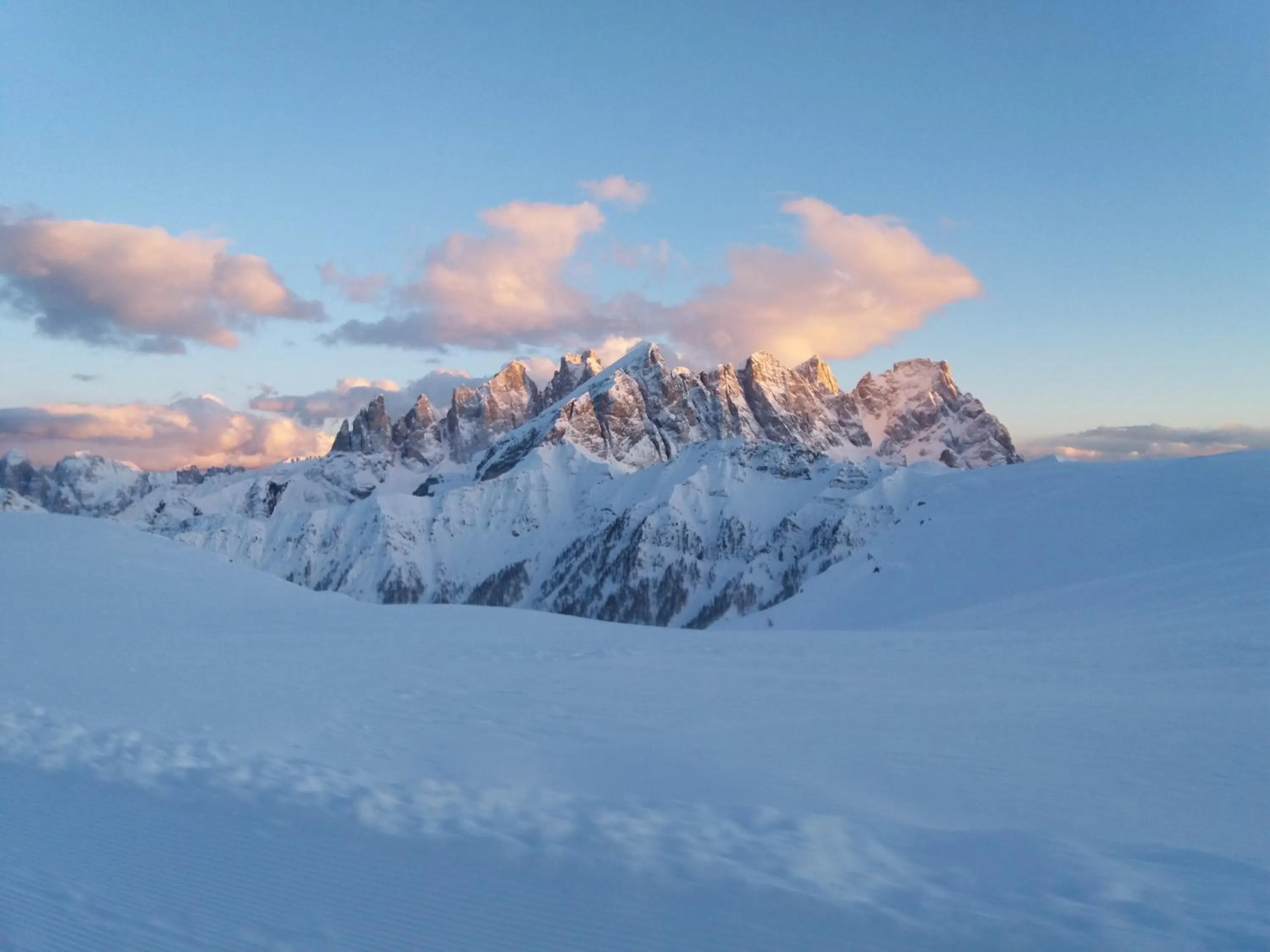 Skiing in Residence Panorama