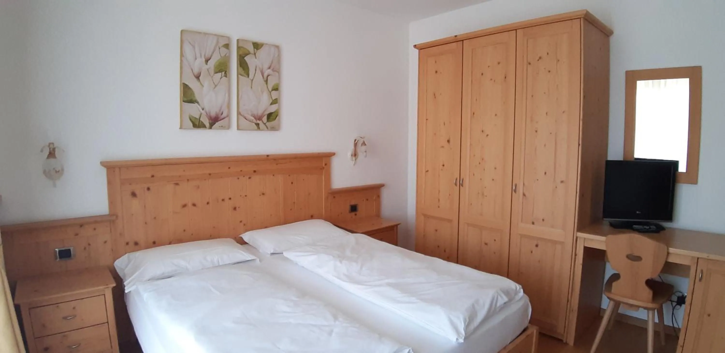 Bedroom, Bed in Residence Panorama