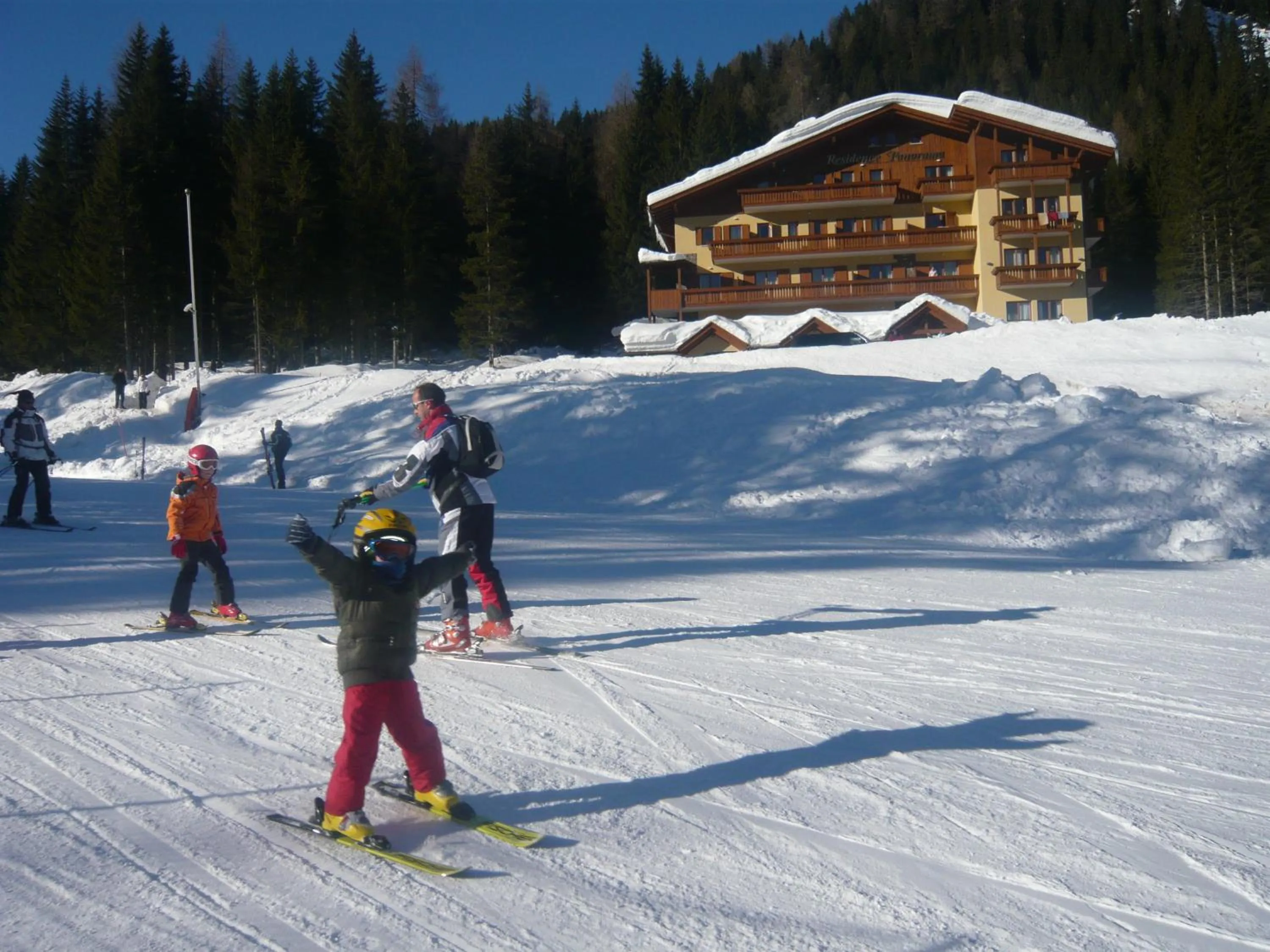 Skiing in Residence Panorama