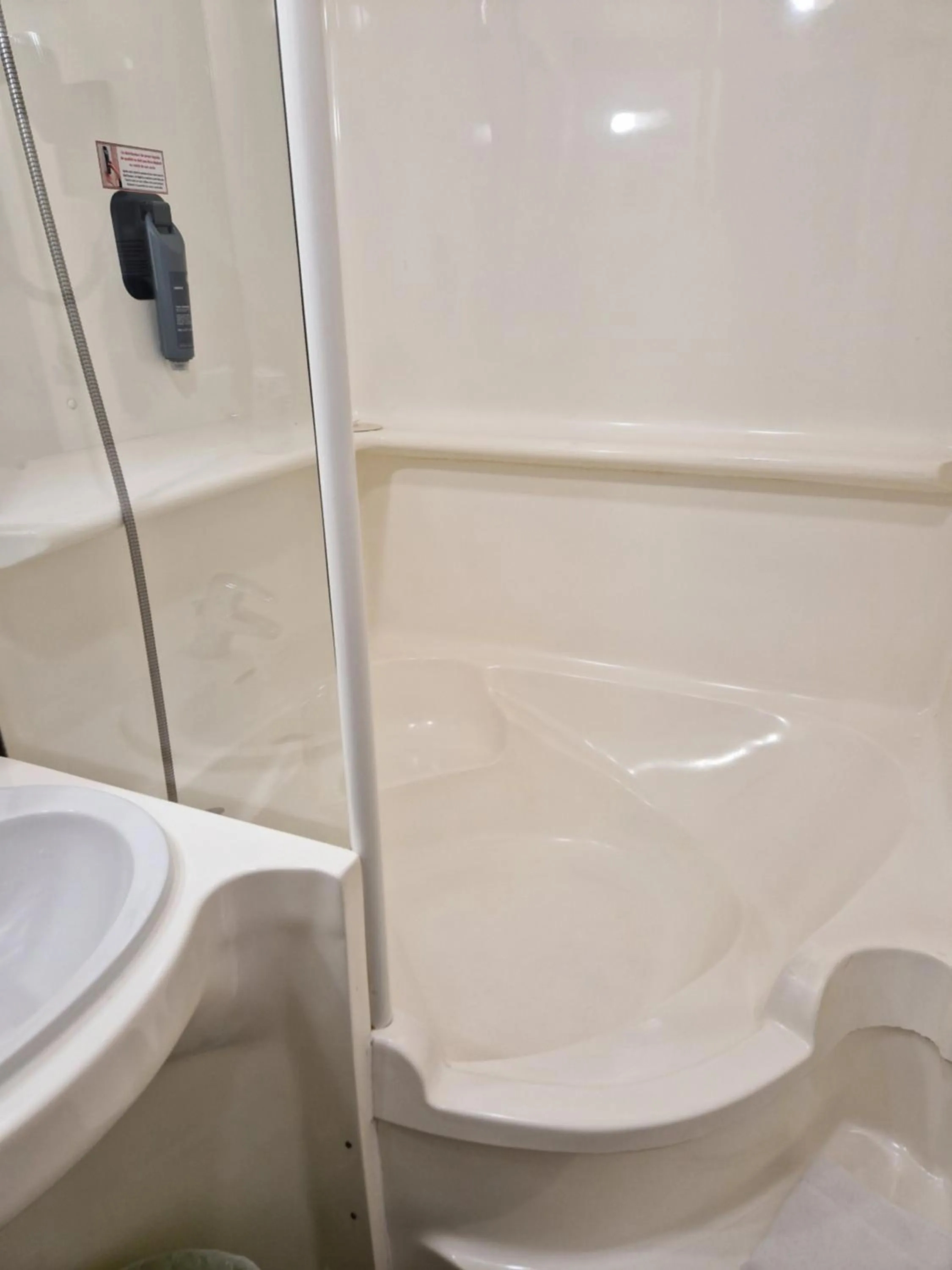 Bathroom in Quick Palace Vannes