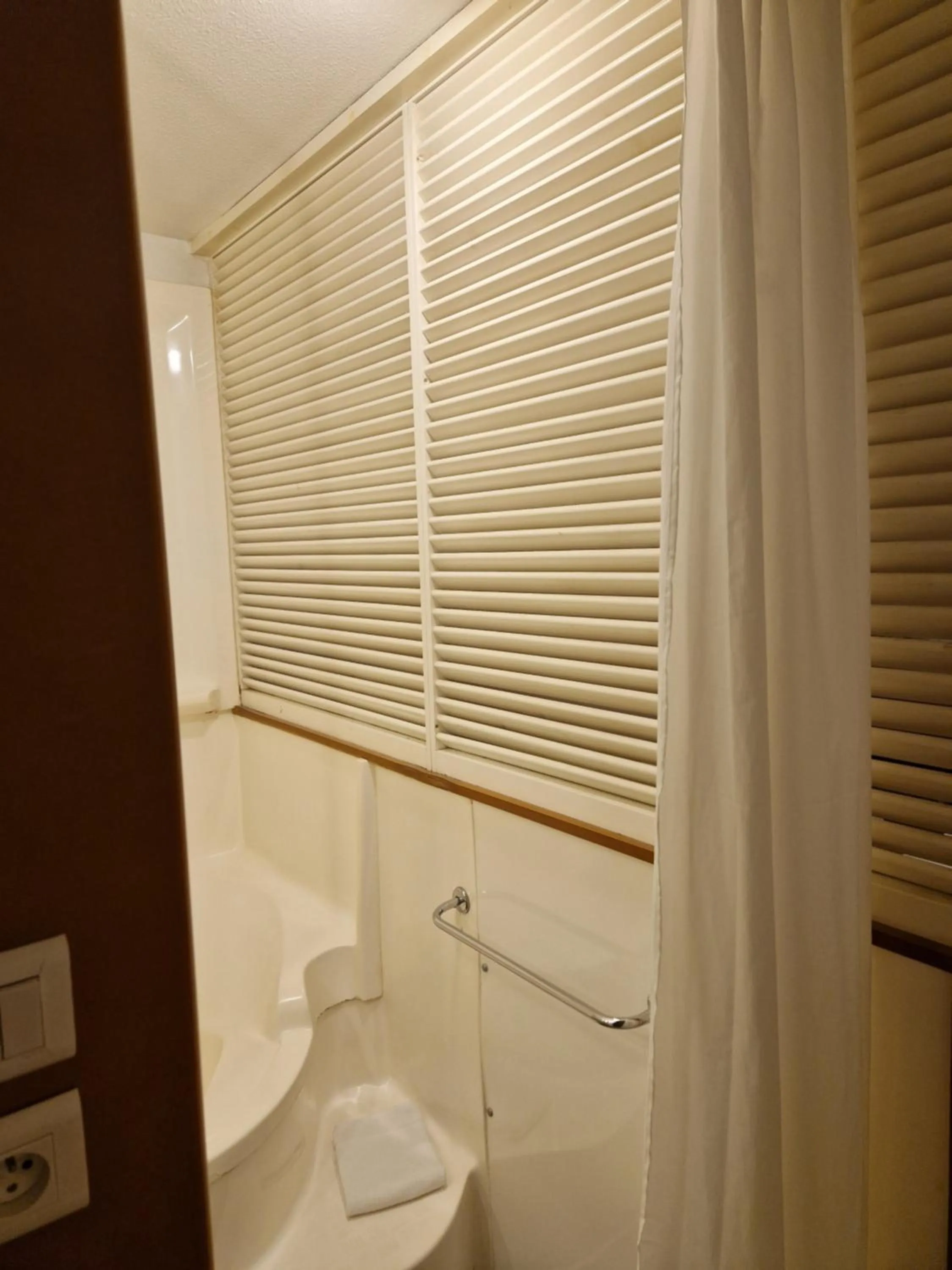 Bathroom in Quick Palace Vannes