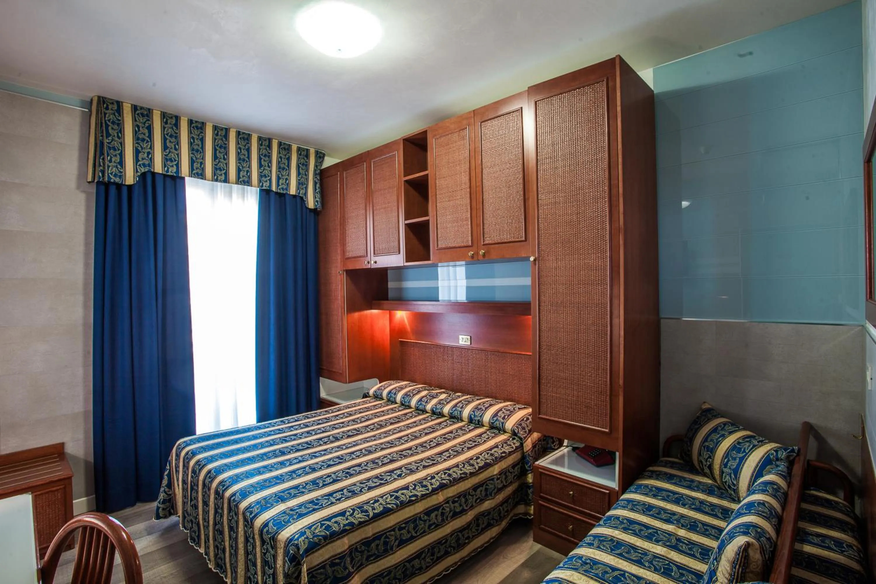 Bedroom, Bed in Hotel Colombo