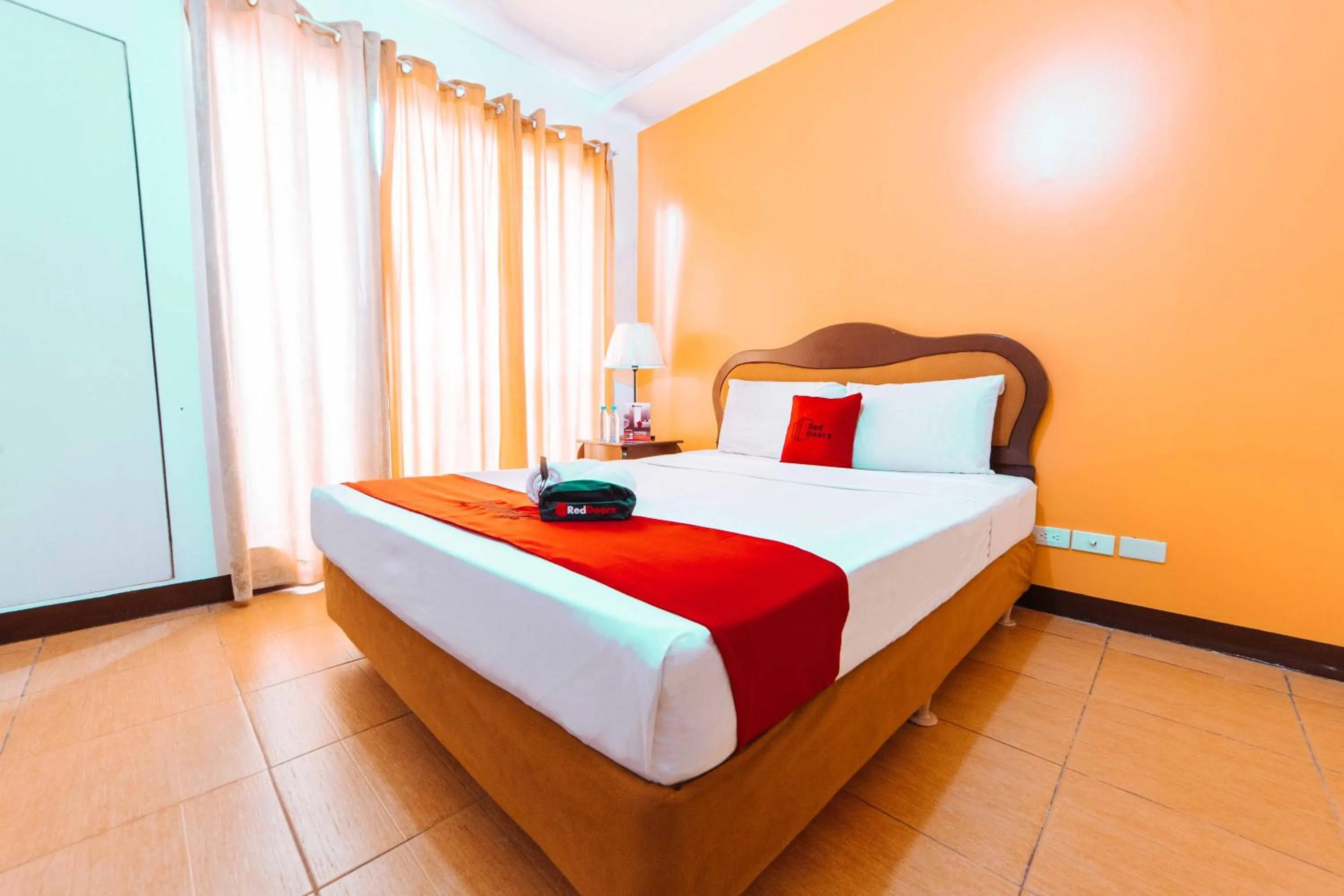 Bedroom in RedDoorz at Bel Air Soho Suites Makati City