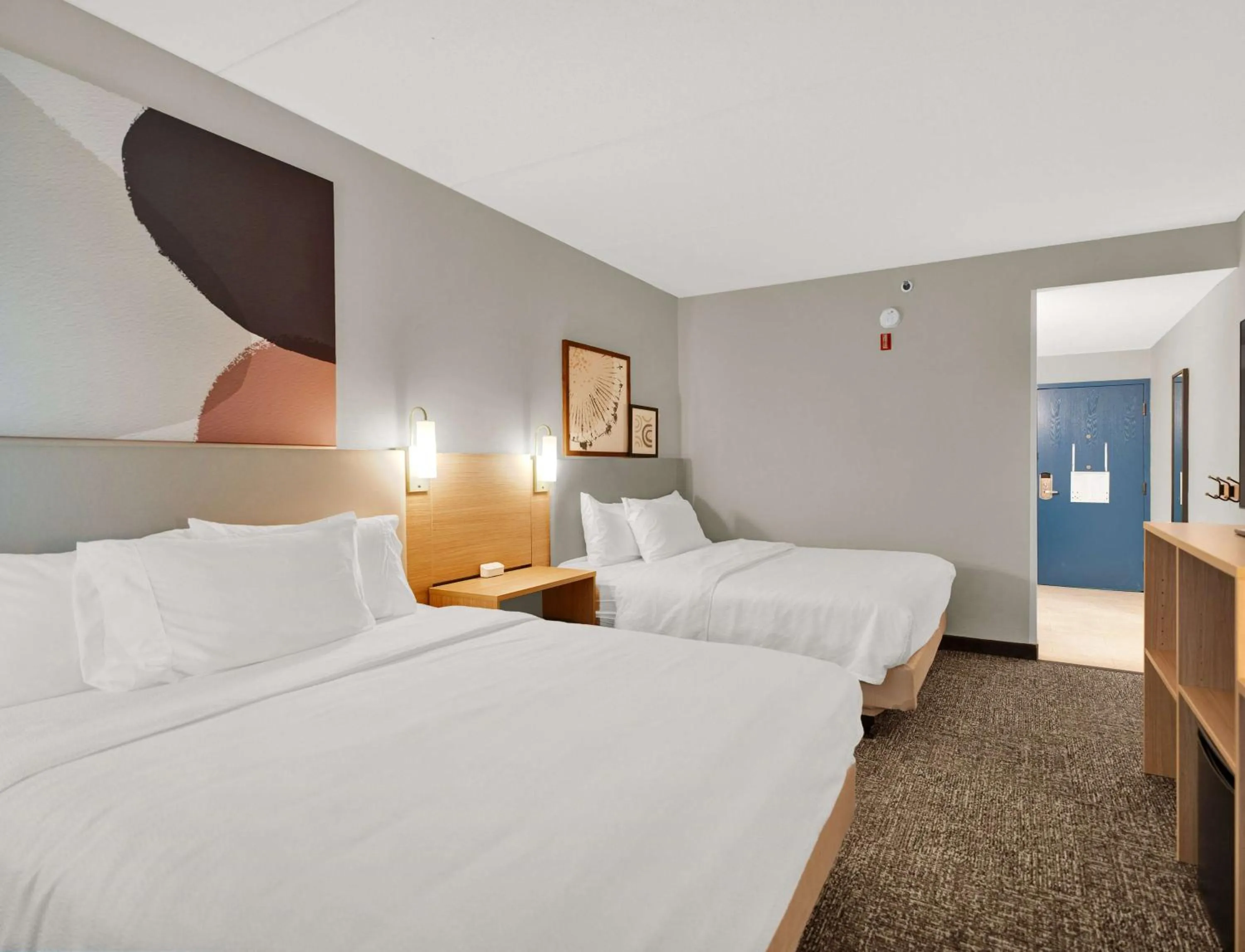 Bed in Comfort Inn Plymouth