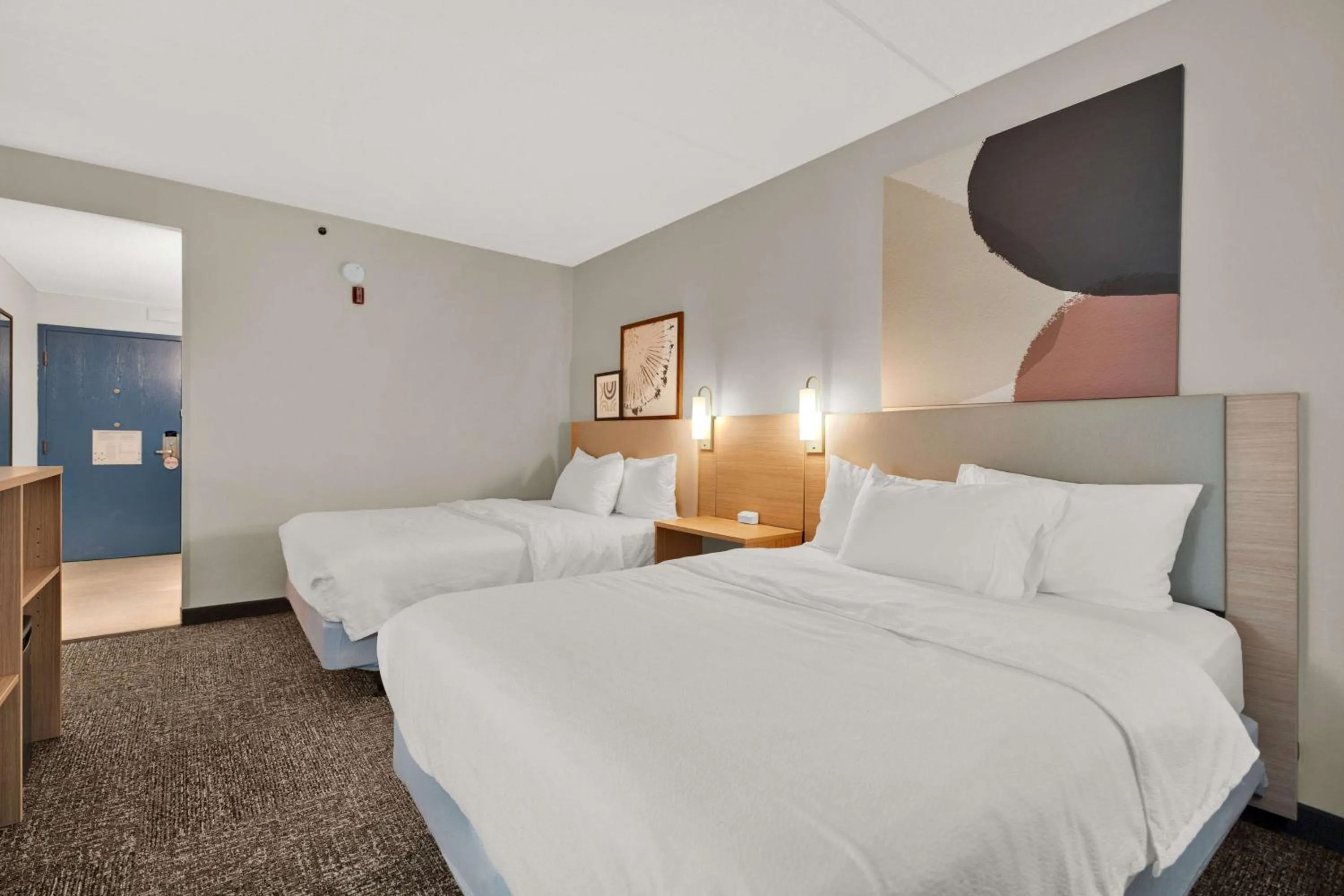 Bed in Comfort Inn Plymouth