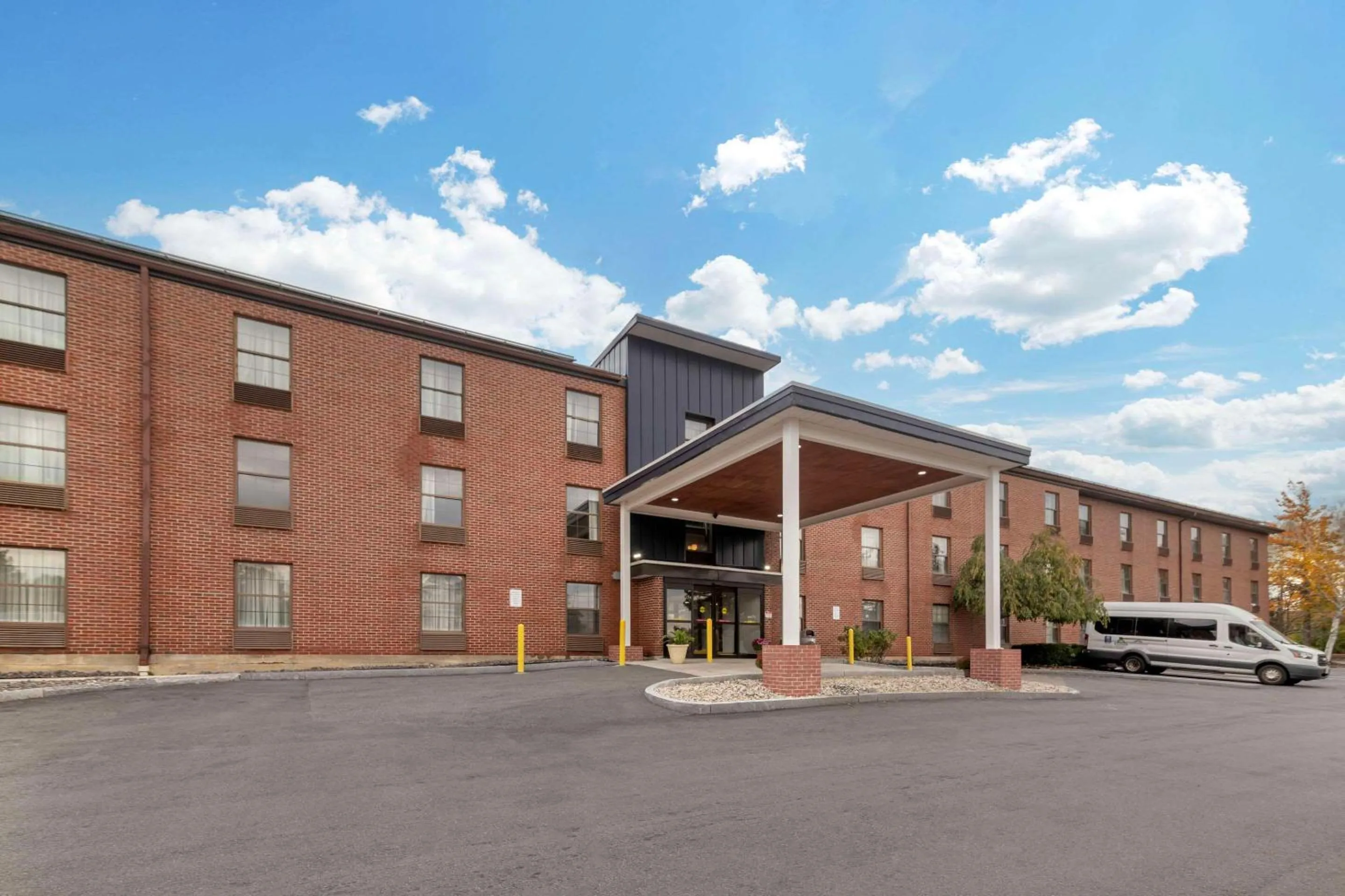 Property building in Comfort Inn South Portland Airport