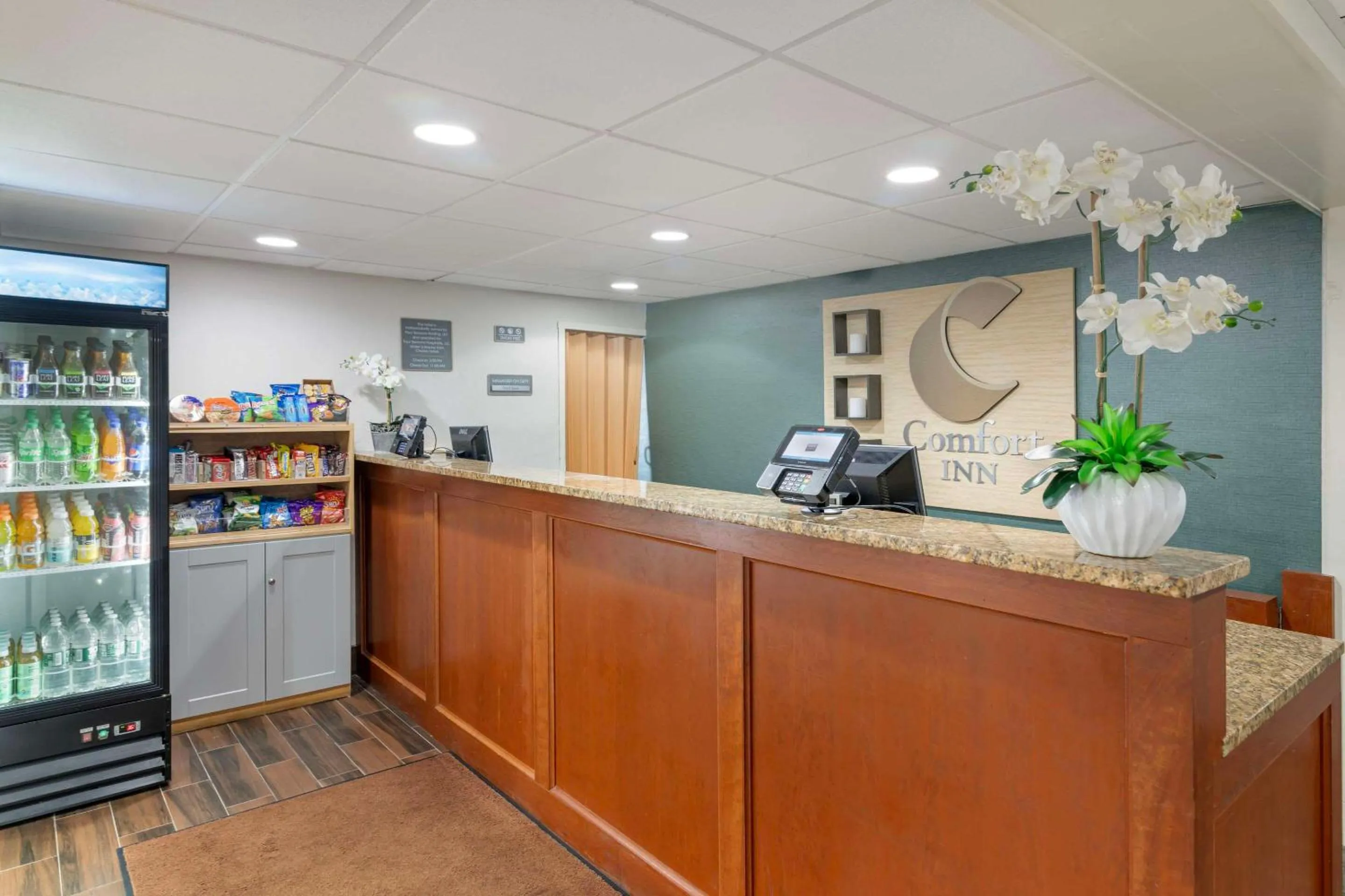 Lobby or reception in Comfort Inn South Portland Airport