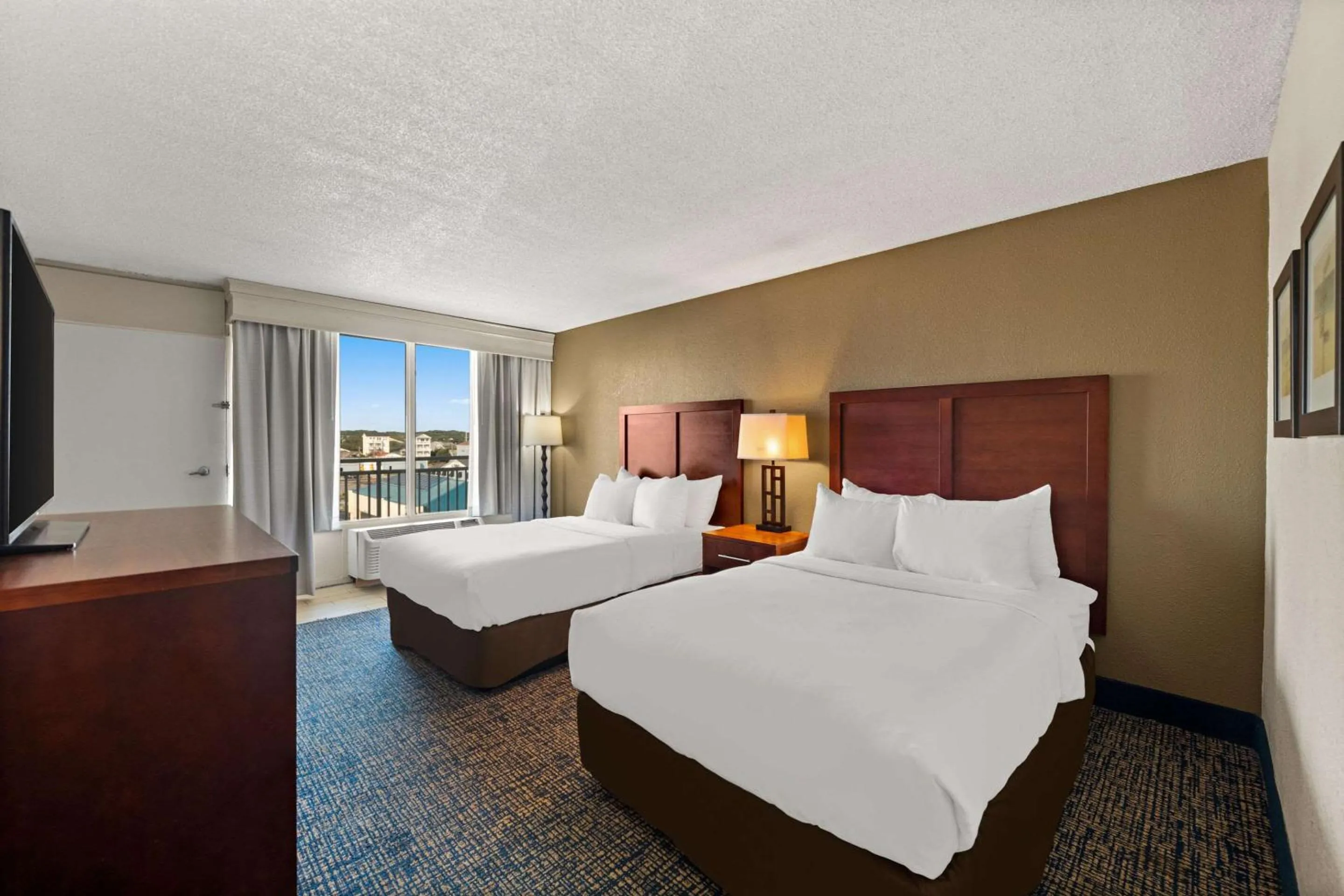 Bedroom, Bed in Comfort Inn On the Ocean