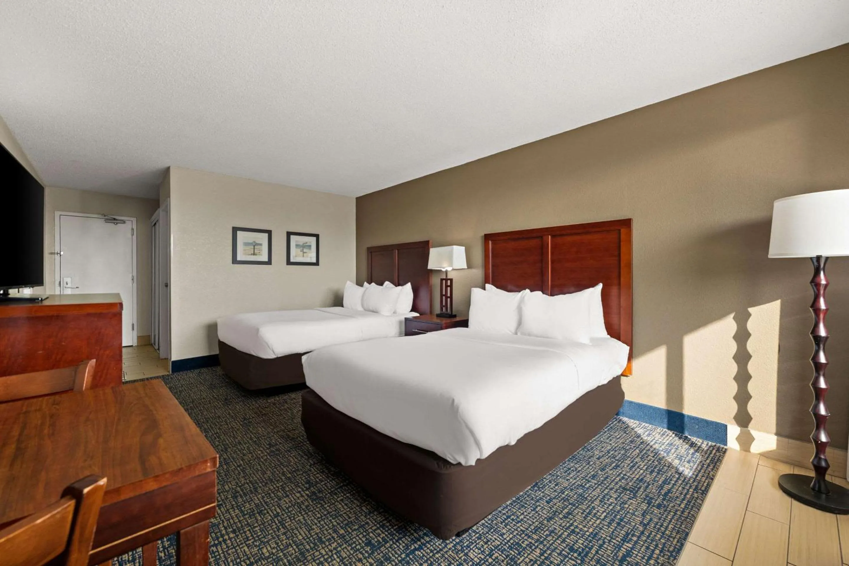 Bedroom, Bed in Comfort Inn On the Ocean