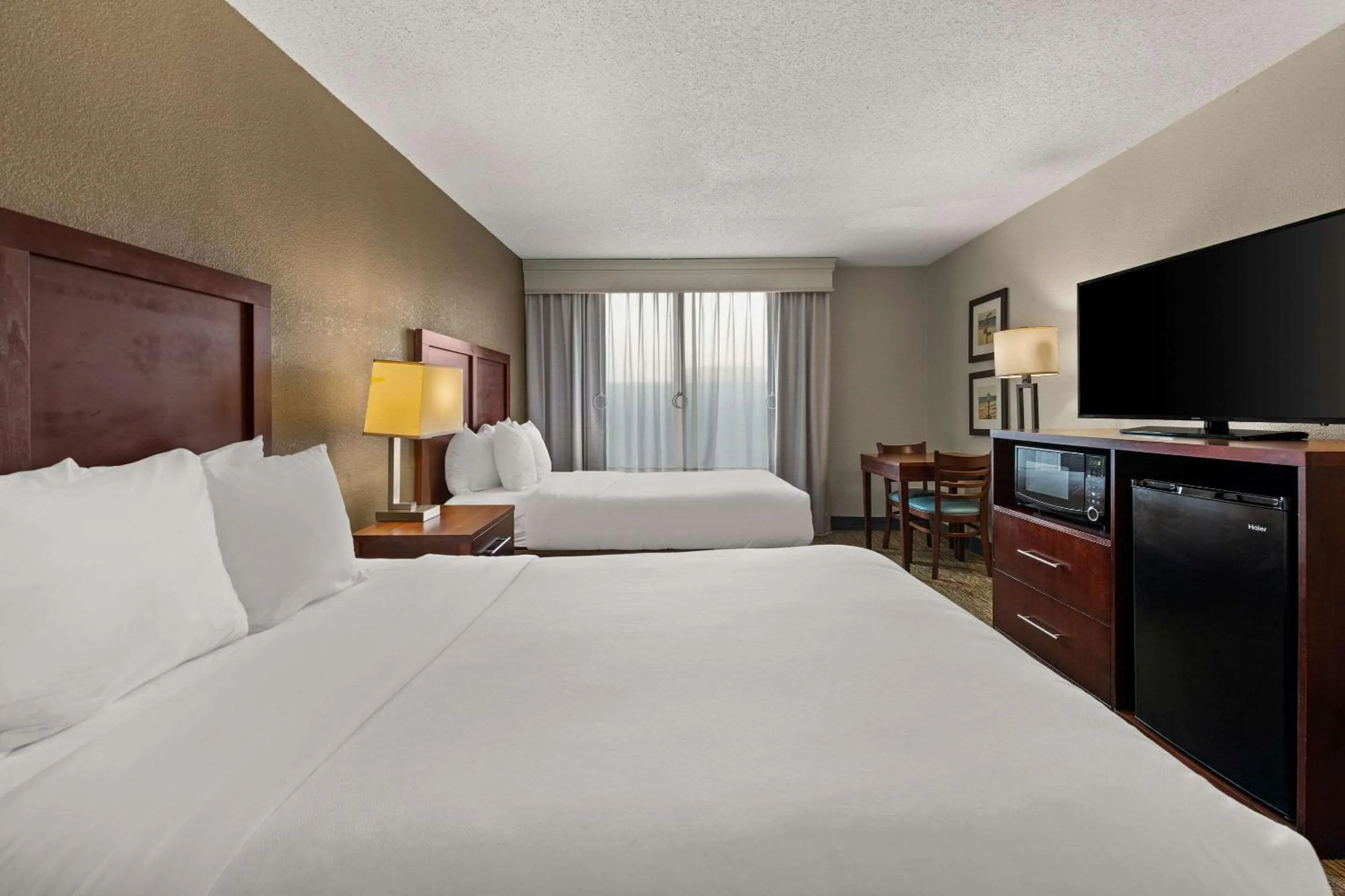 Bedroom, Bed in Comfort Inn On the Ocean