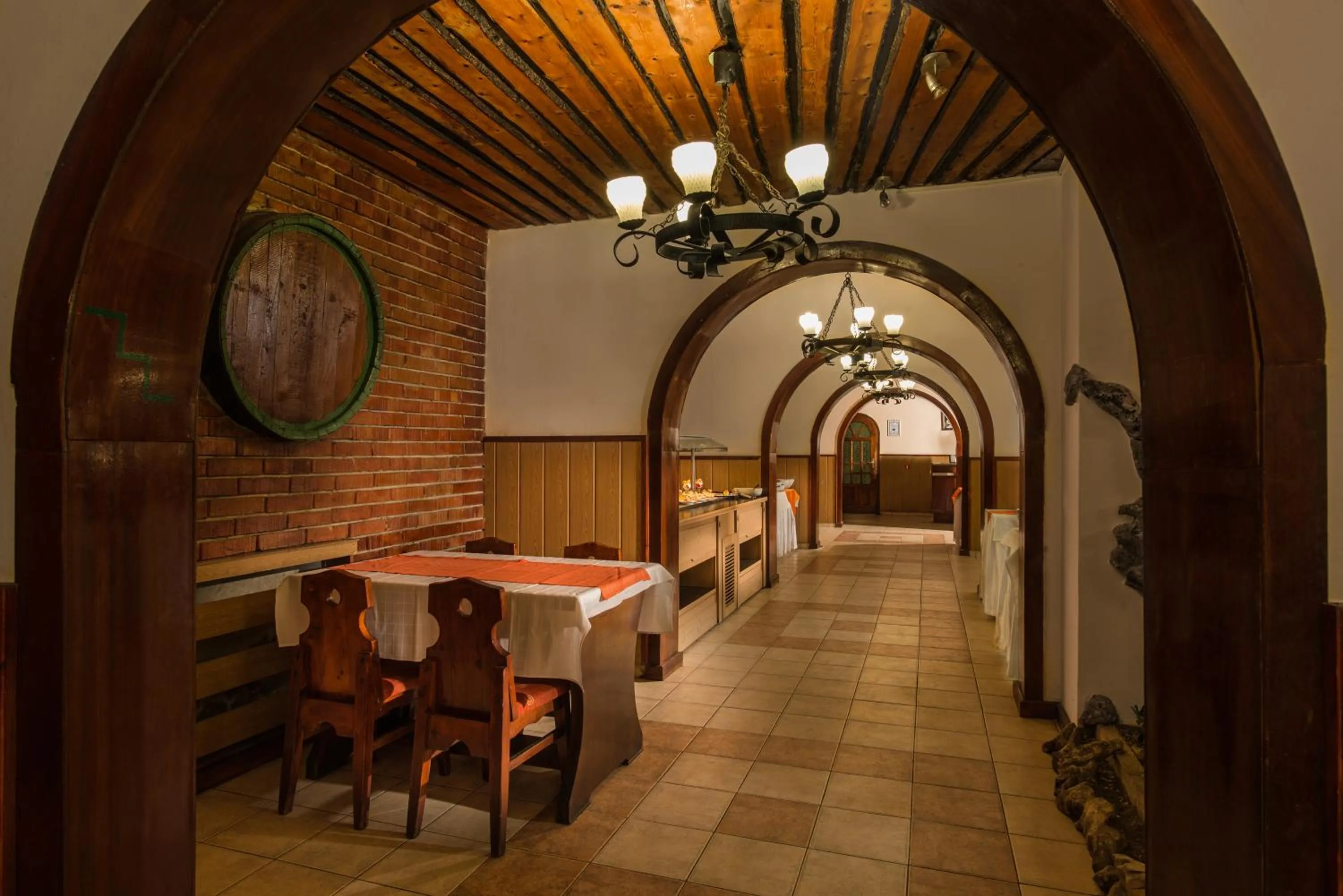 Restaurant/places to eat in Hotel PRESLAV