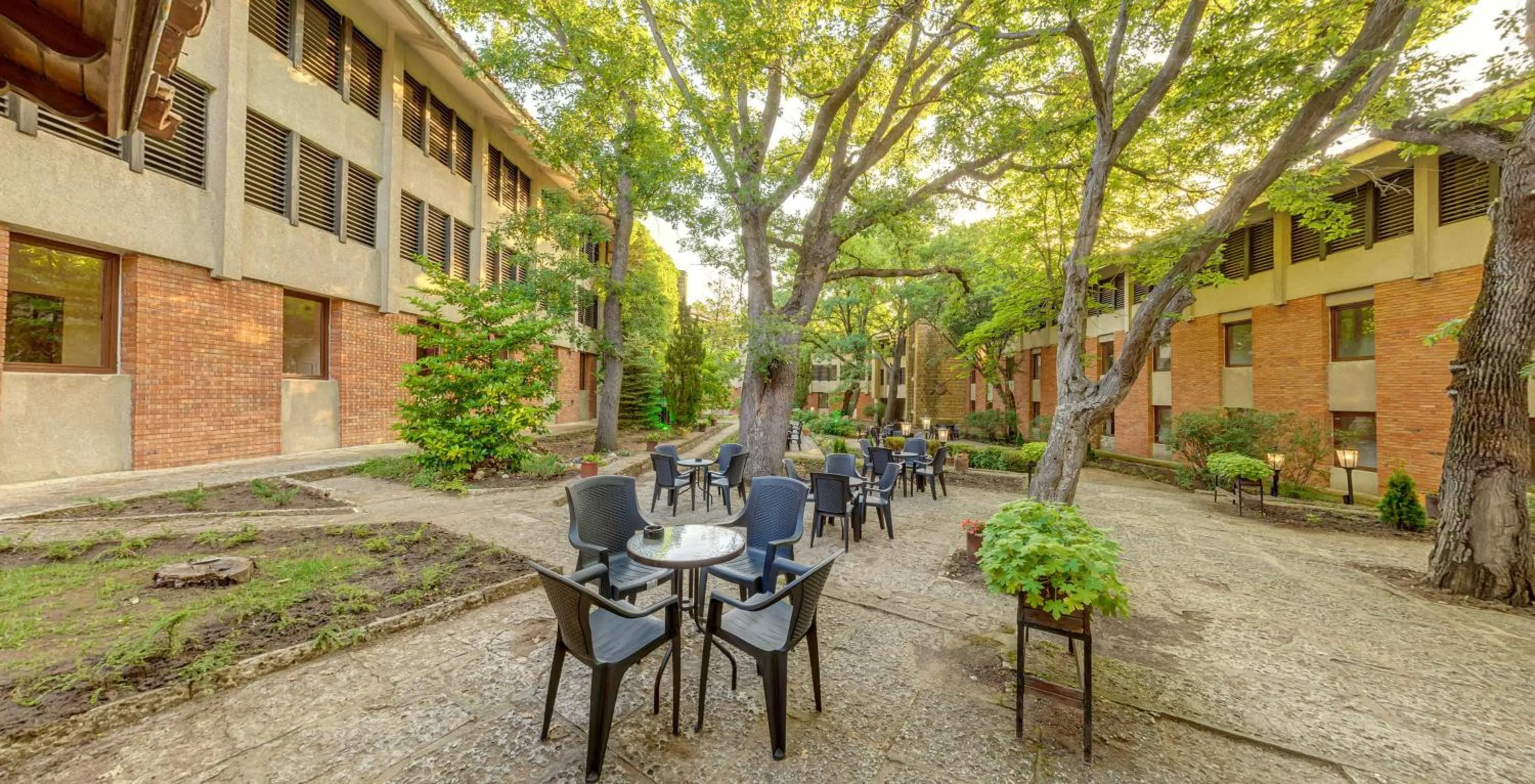 Garden in Hotel PRESLAV