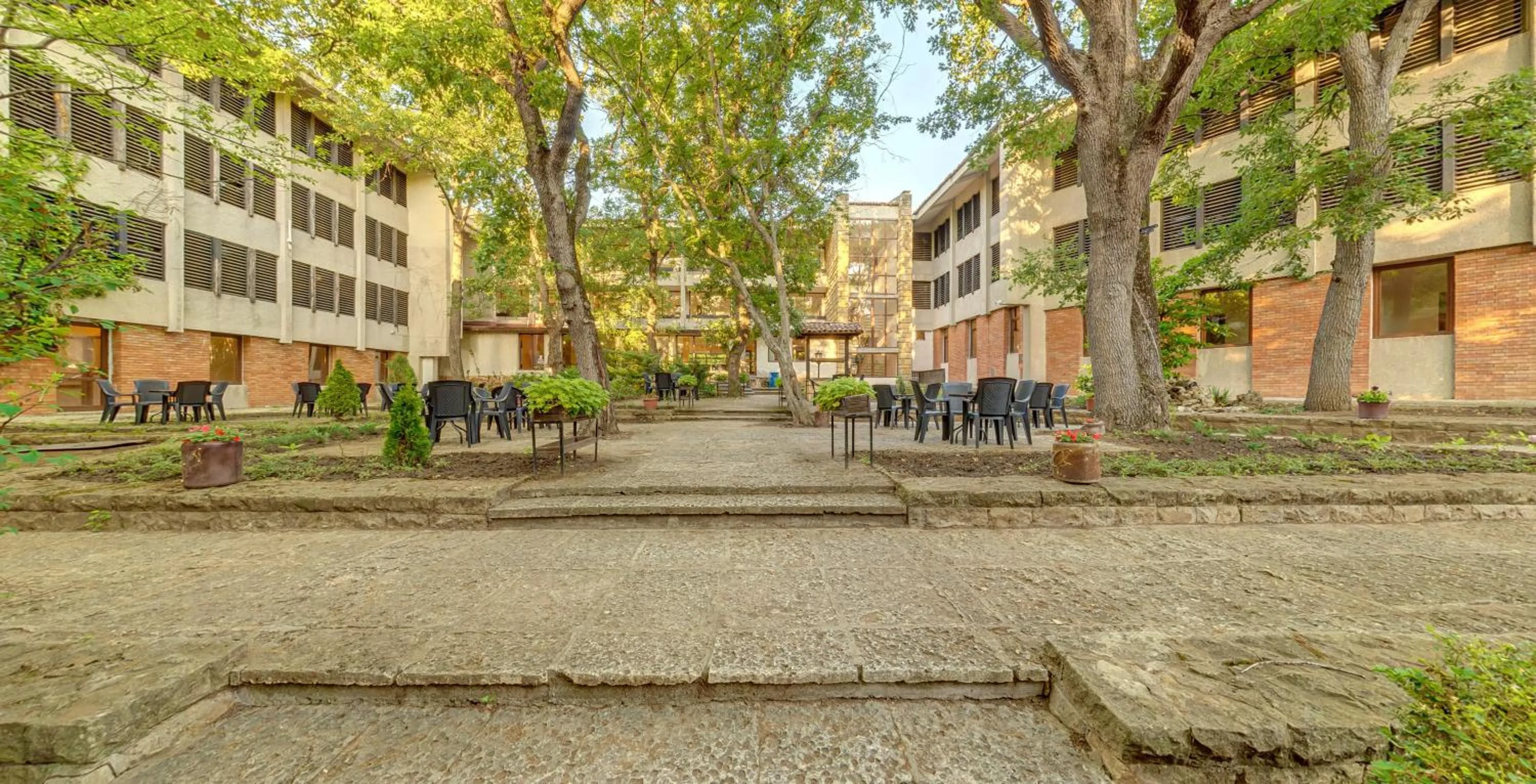 Garden in Hotel PRESLAV