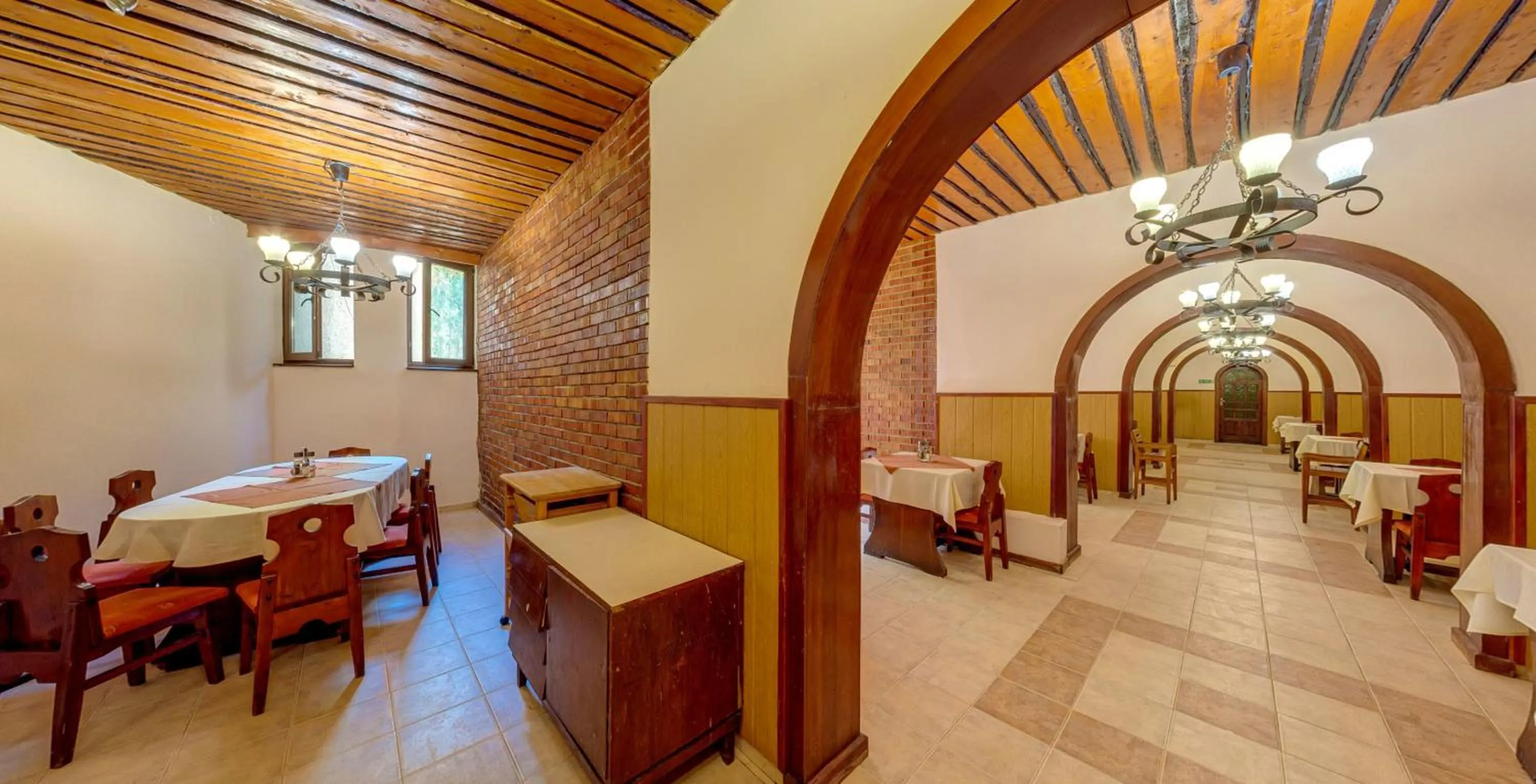 Restaurant/places to eat in Hotel PRESLAV