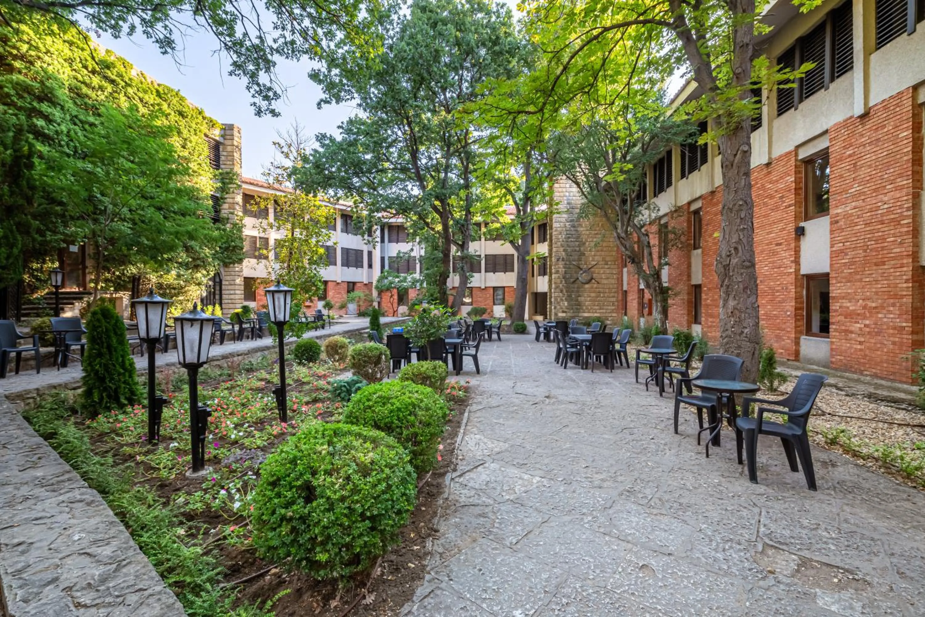 Garden in Hotel PRESLAV