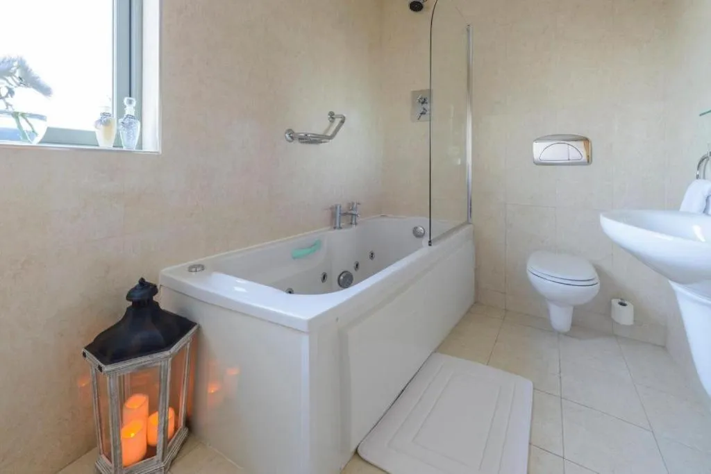 Bathroom in Park Place Apartments