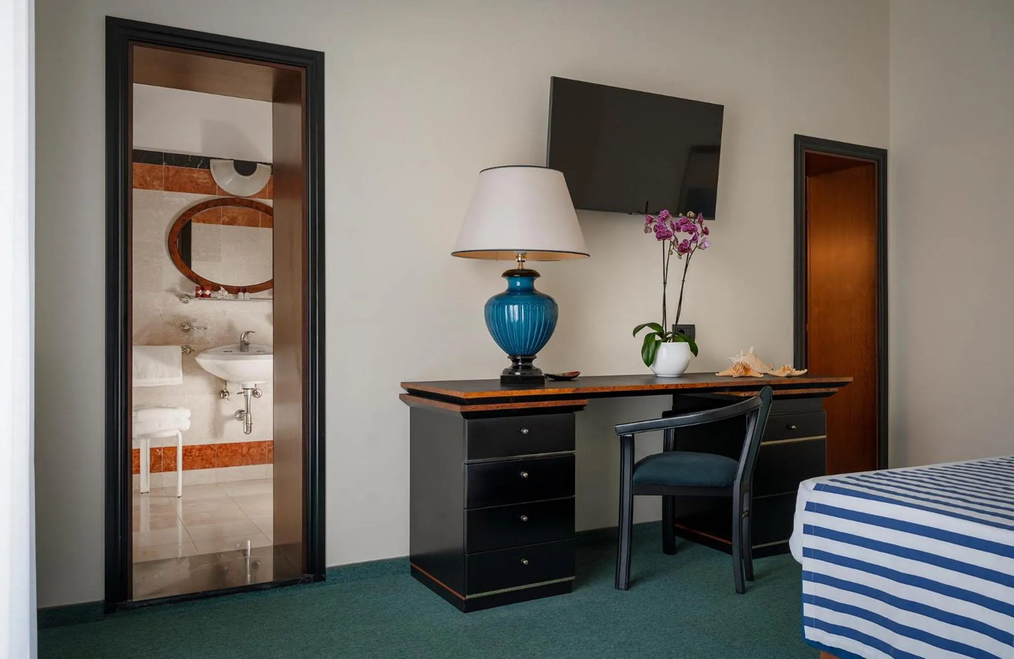 Communal lounge/ TV room in Hotel Stella