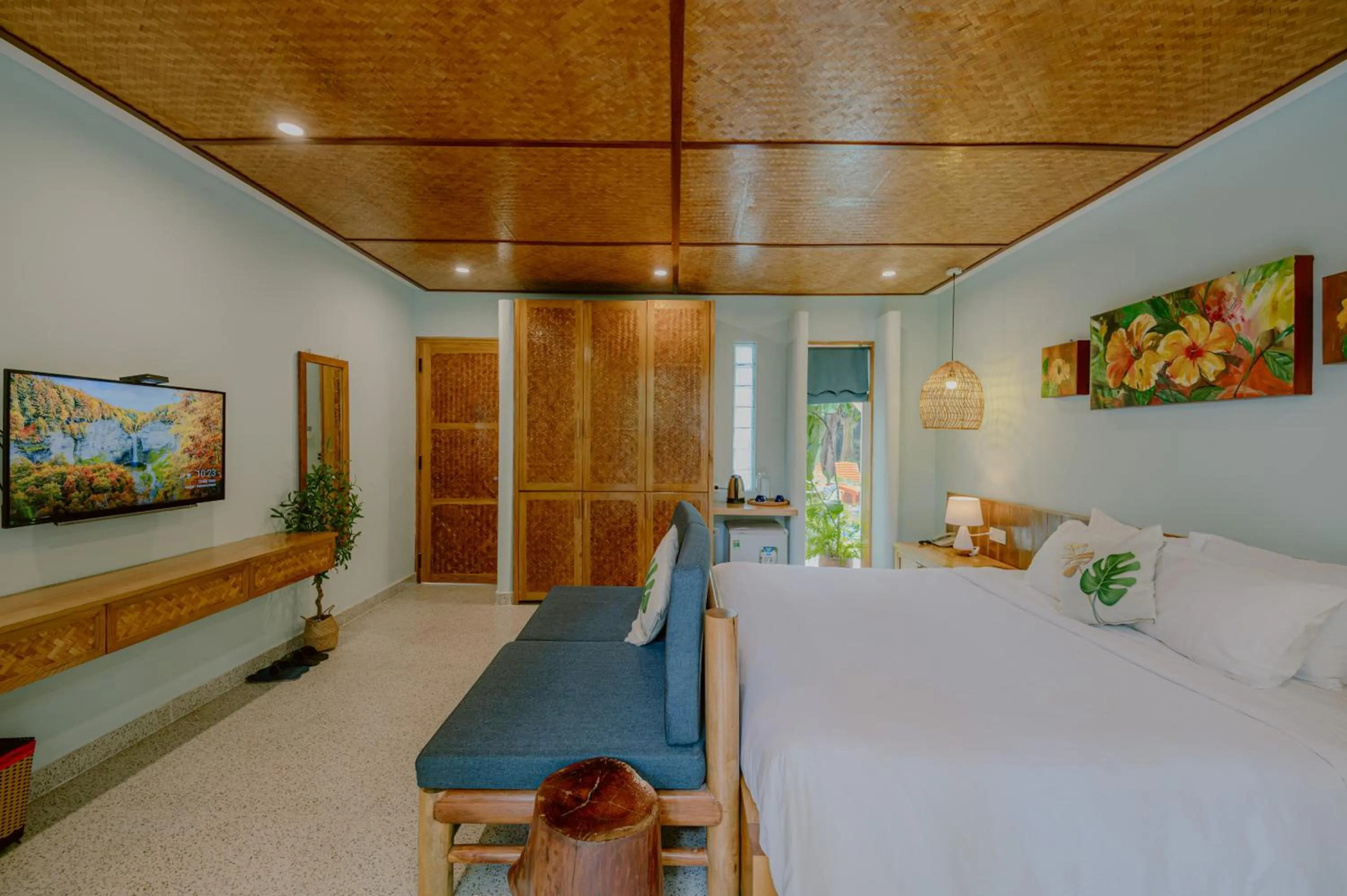 Bed in Villa De Campagne Hoi An- Boutique homestay with pool and family soul