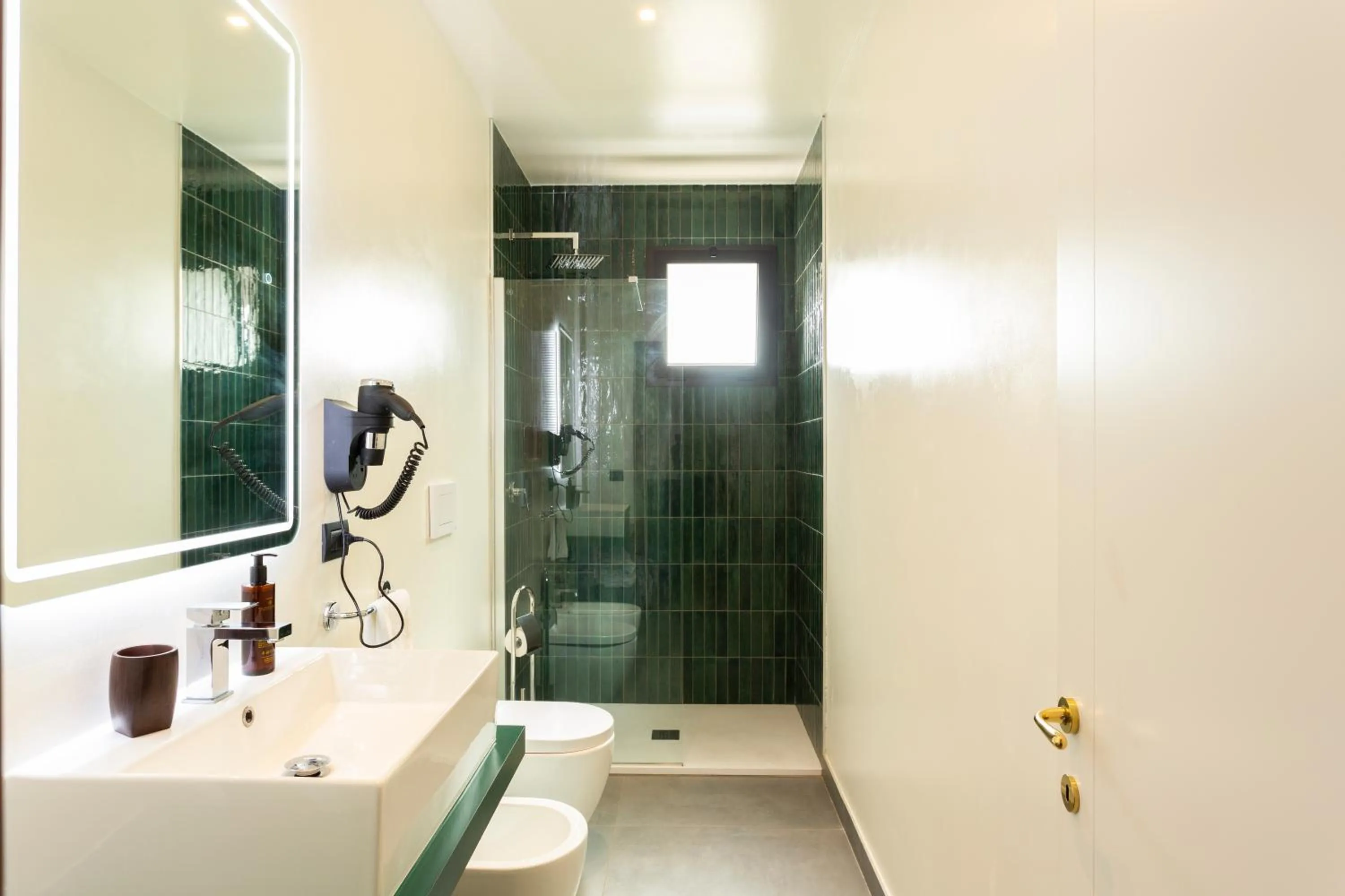 Shower in Hotel Ghalà