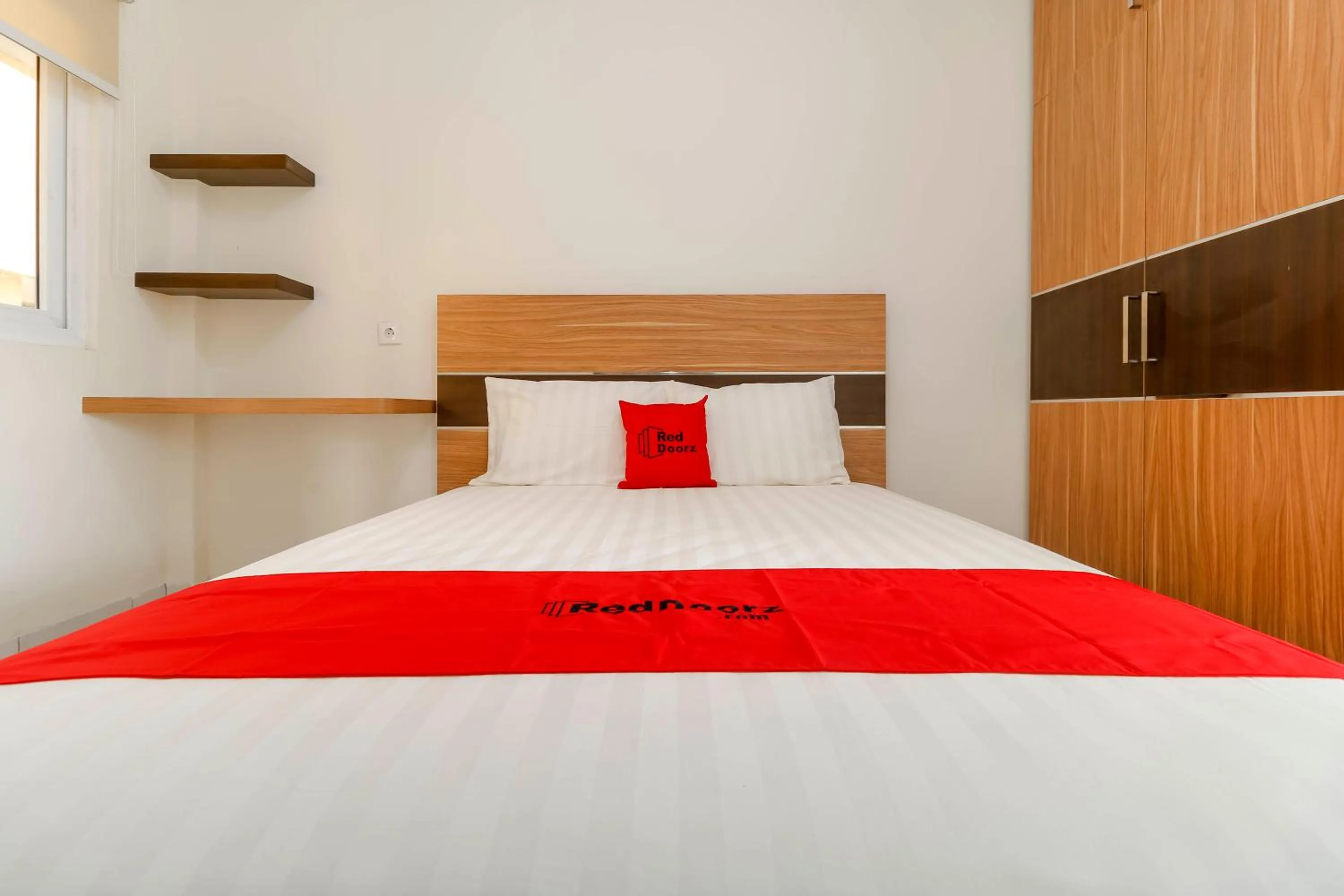 Bedroom, Bed in RedDoorz Plus near Palembang Square Mall