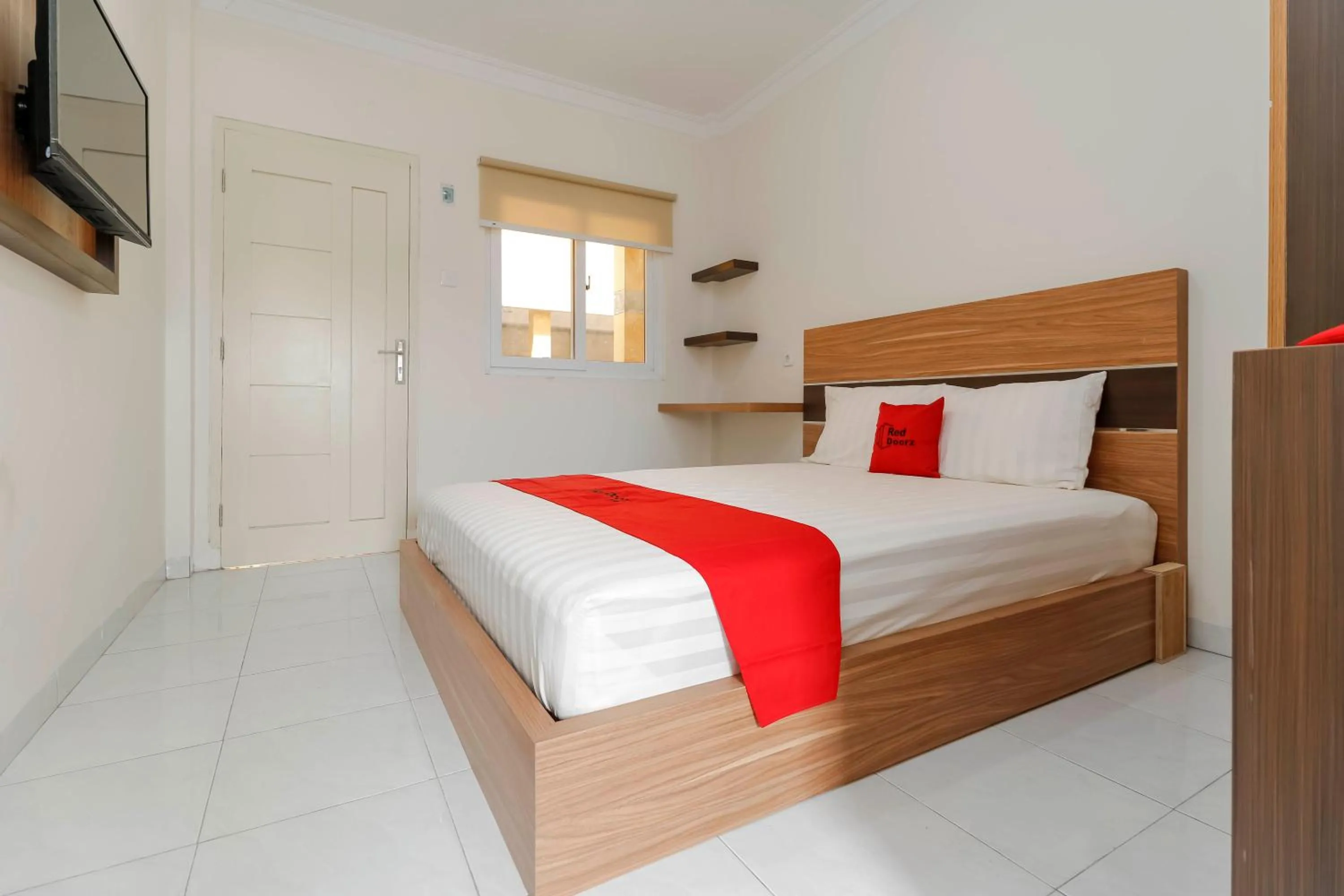 Bedroom, Bed in RedDoorz Plus near Palembang Square Mall
