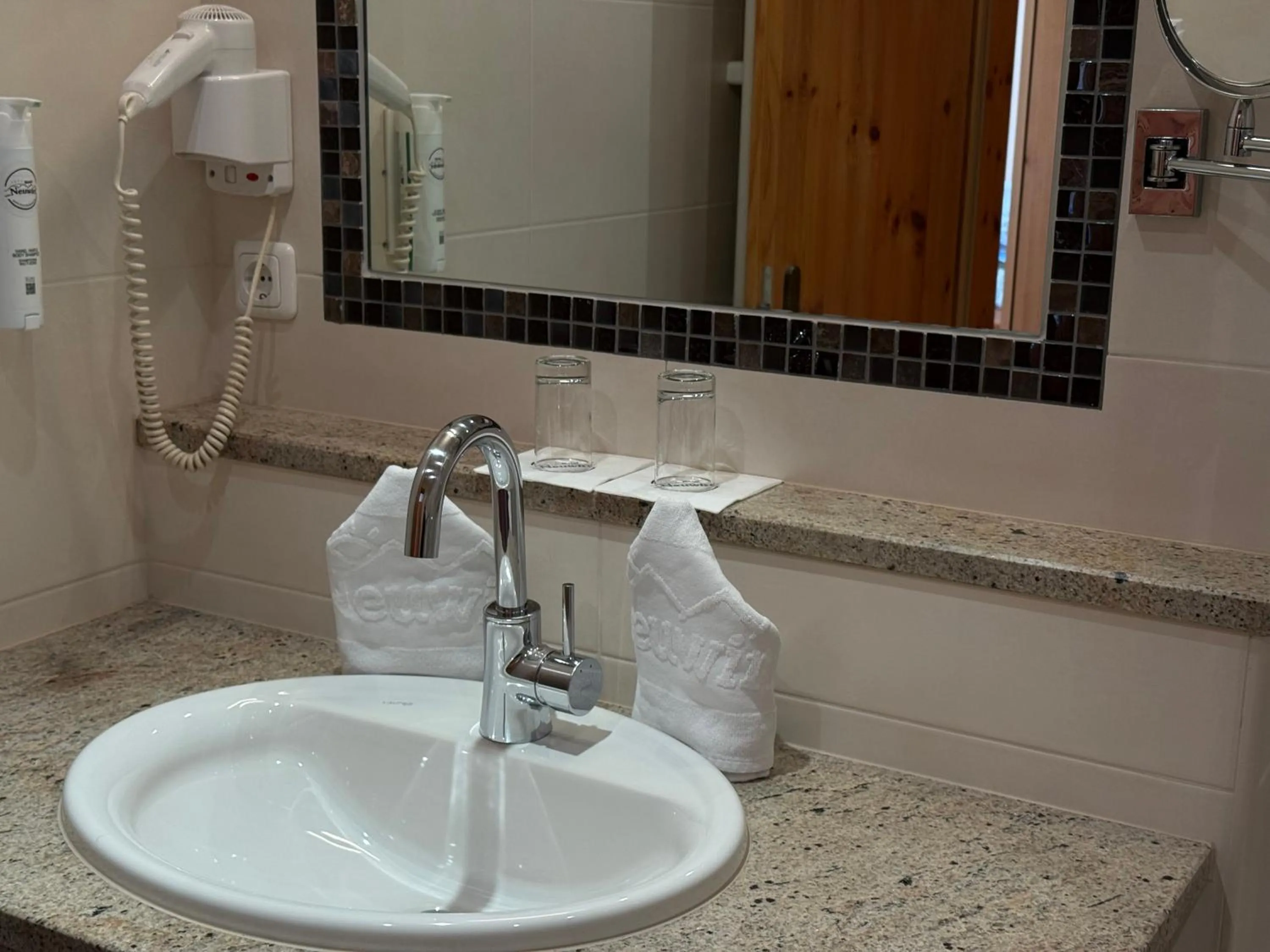 Bathroom in Hotel Neuwirt