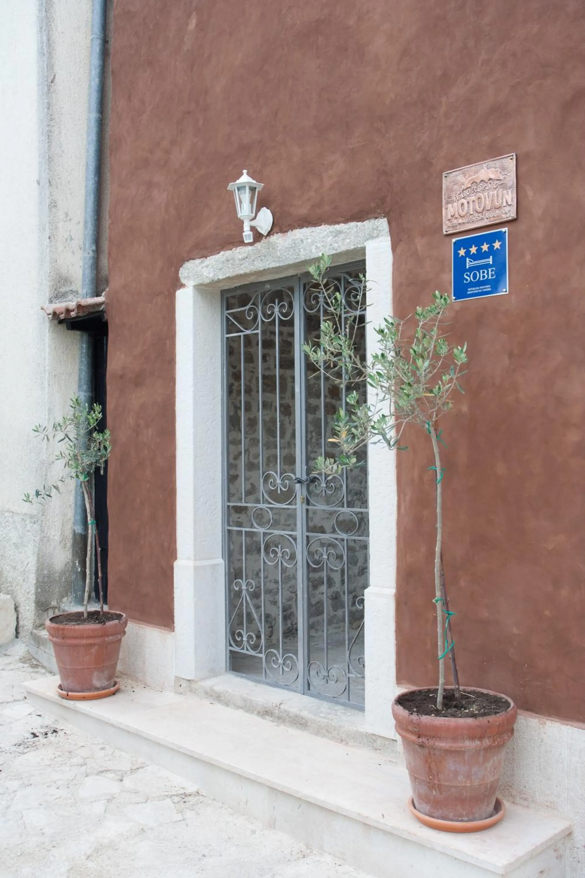 Facade/entrance in Houses of Motovun
