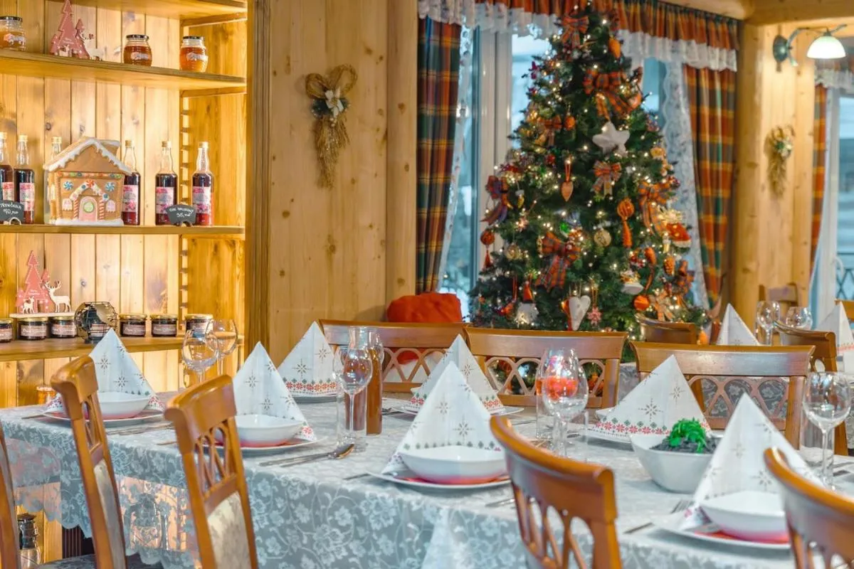 Restaurant/places to eat in Helan Family & SPA