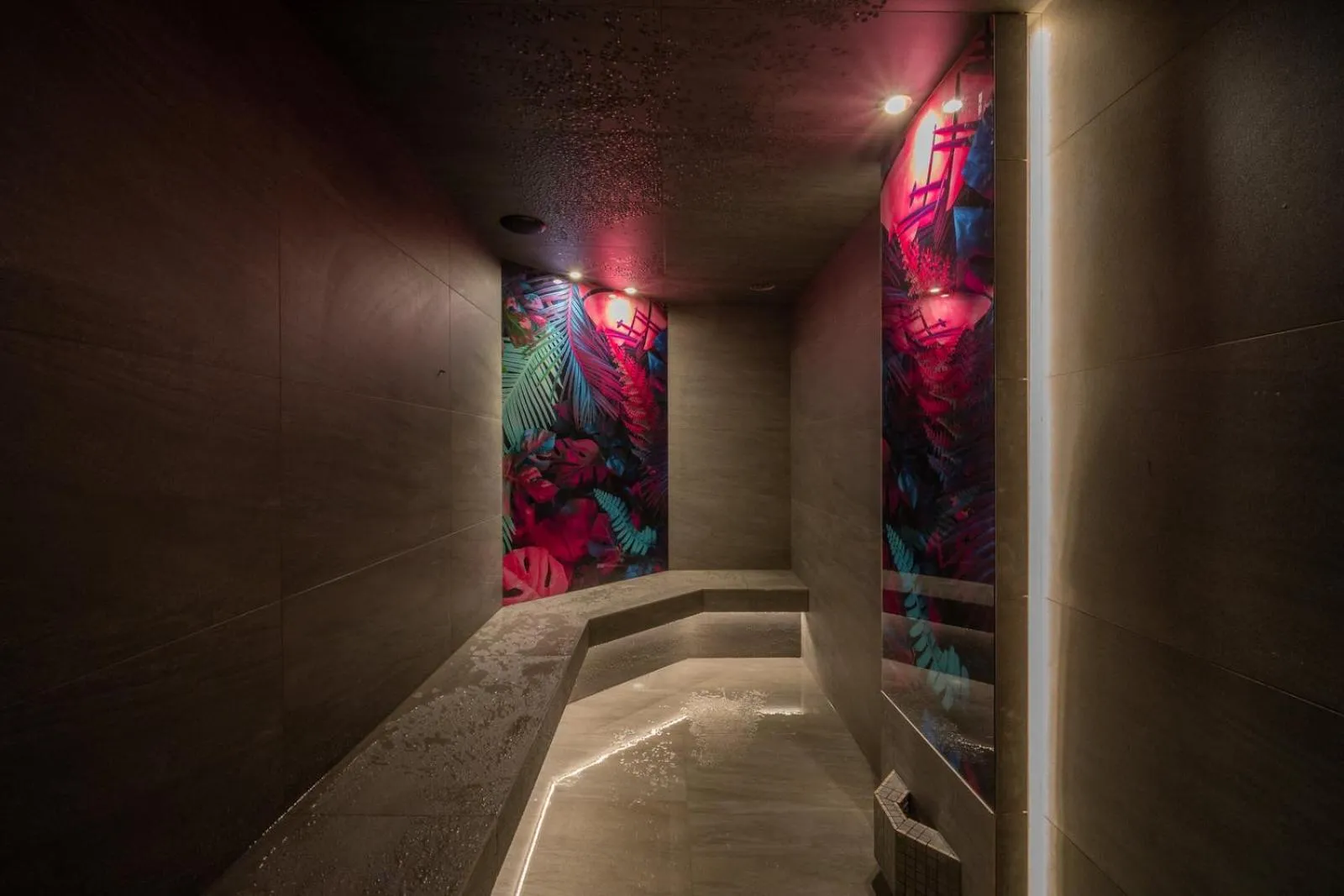 Massage in Helan Family & SPA