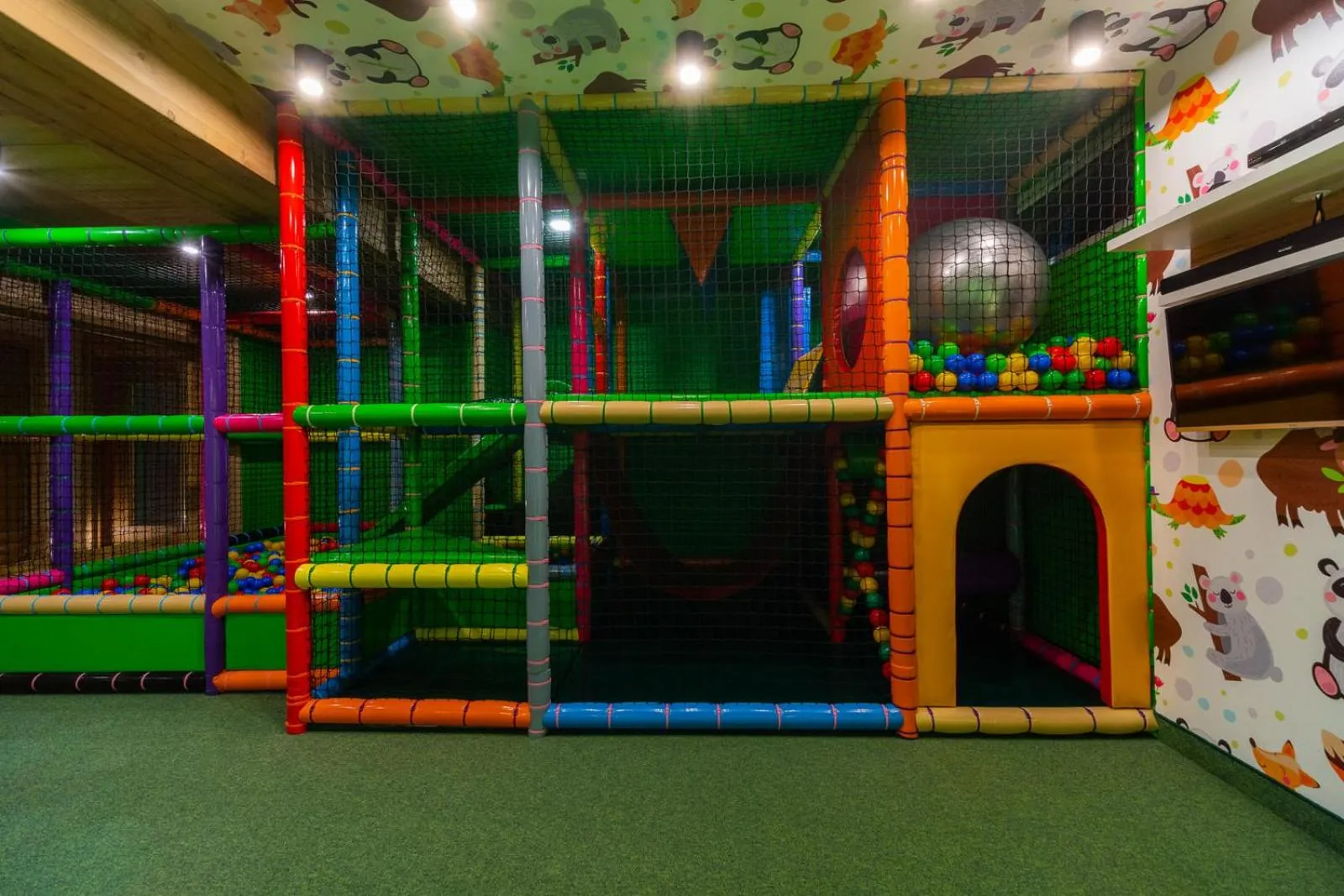 Children play ground in Helan Family & SPA