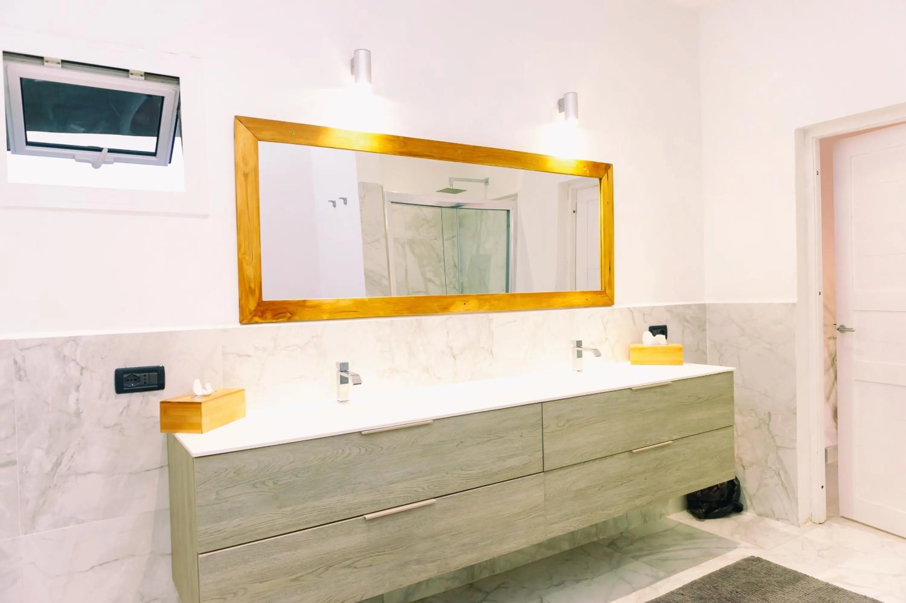 Toilet in Etoile Blanche
