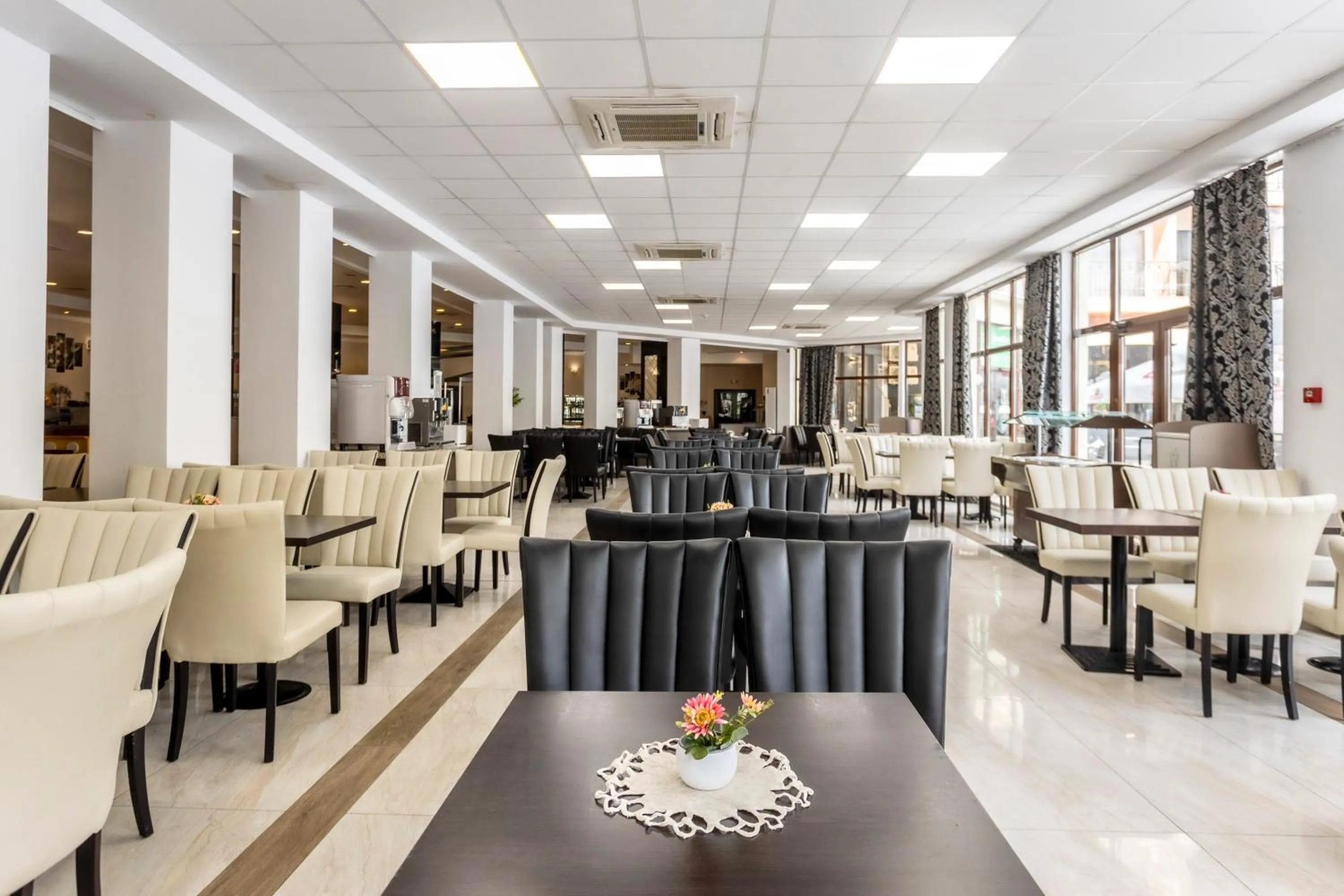 Restaurant/places to eat in Prestige Hotel and Aquapark - All inclusive