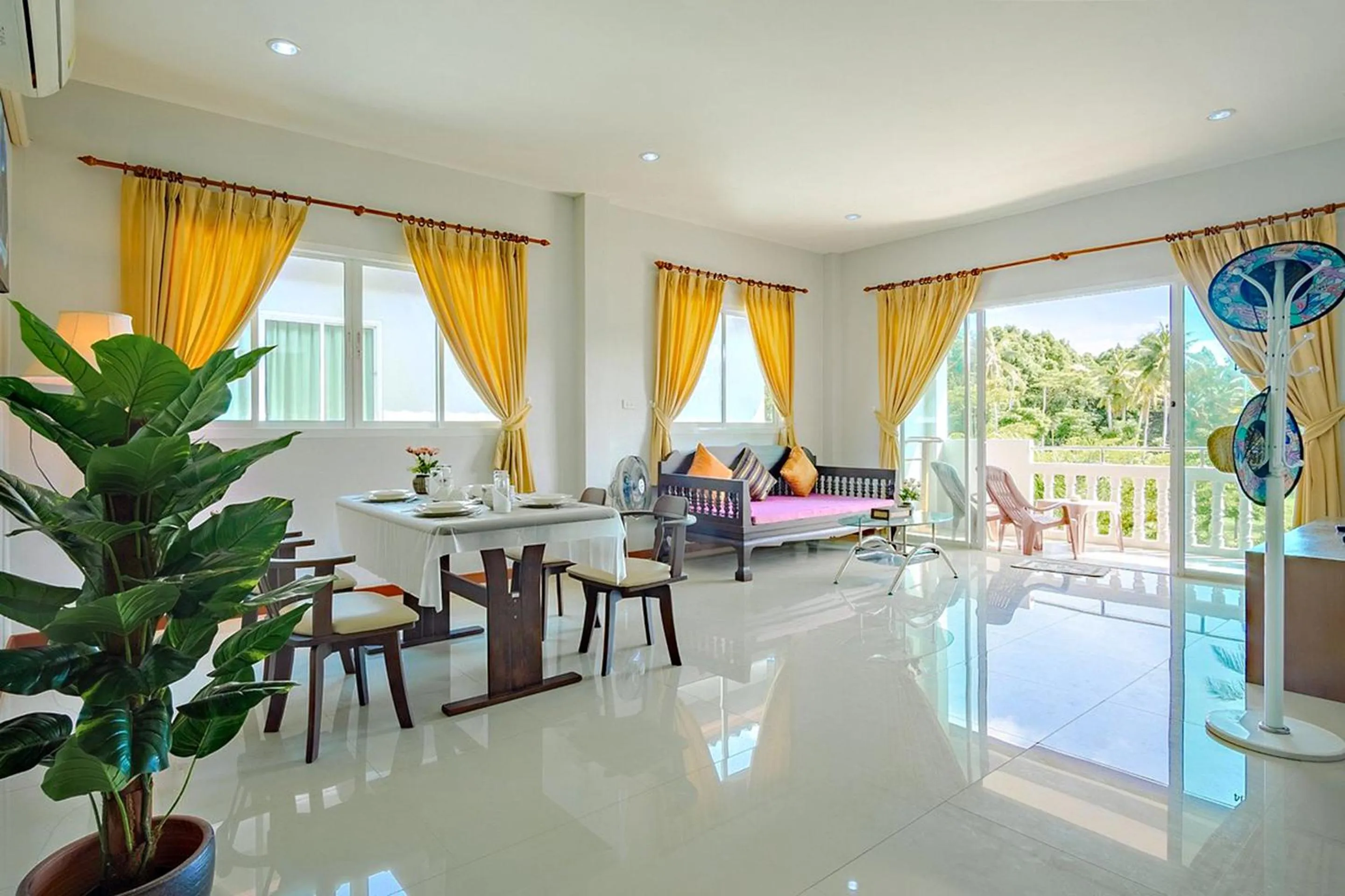 TV and multimedia in Maikhao Beach Residence