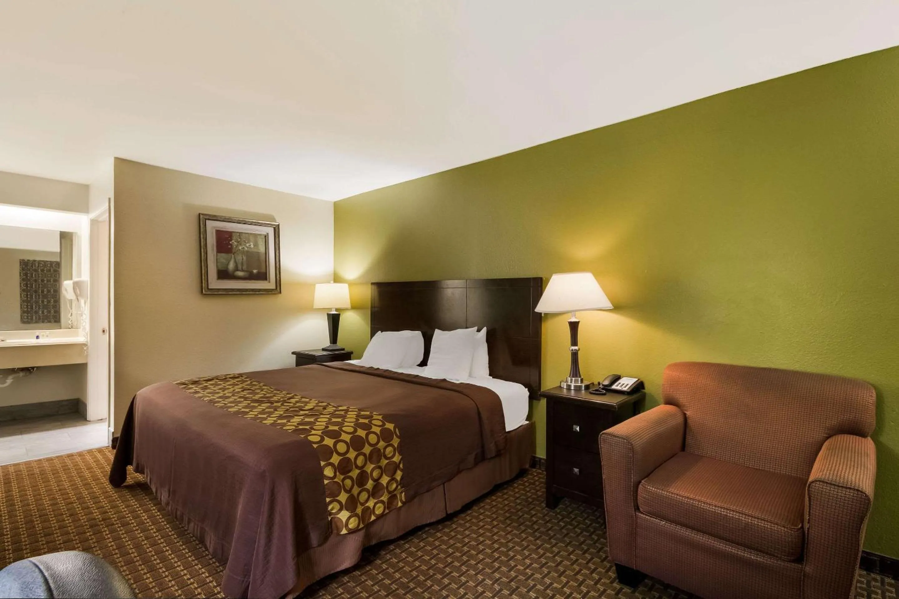 Bedroom, Bed in Rodeway Inn & Suites Corpus Christi Northwest