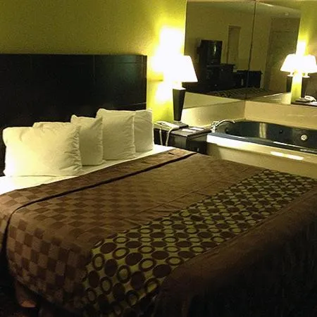 Bed in Rodeway Inn & Suites Corpus Christi Northwest