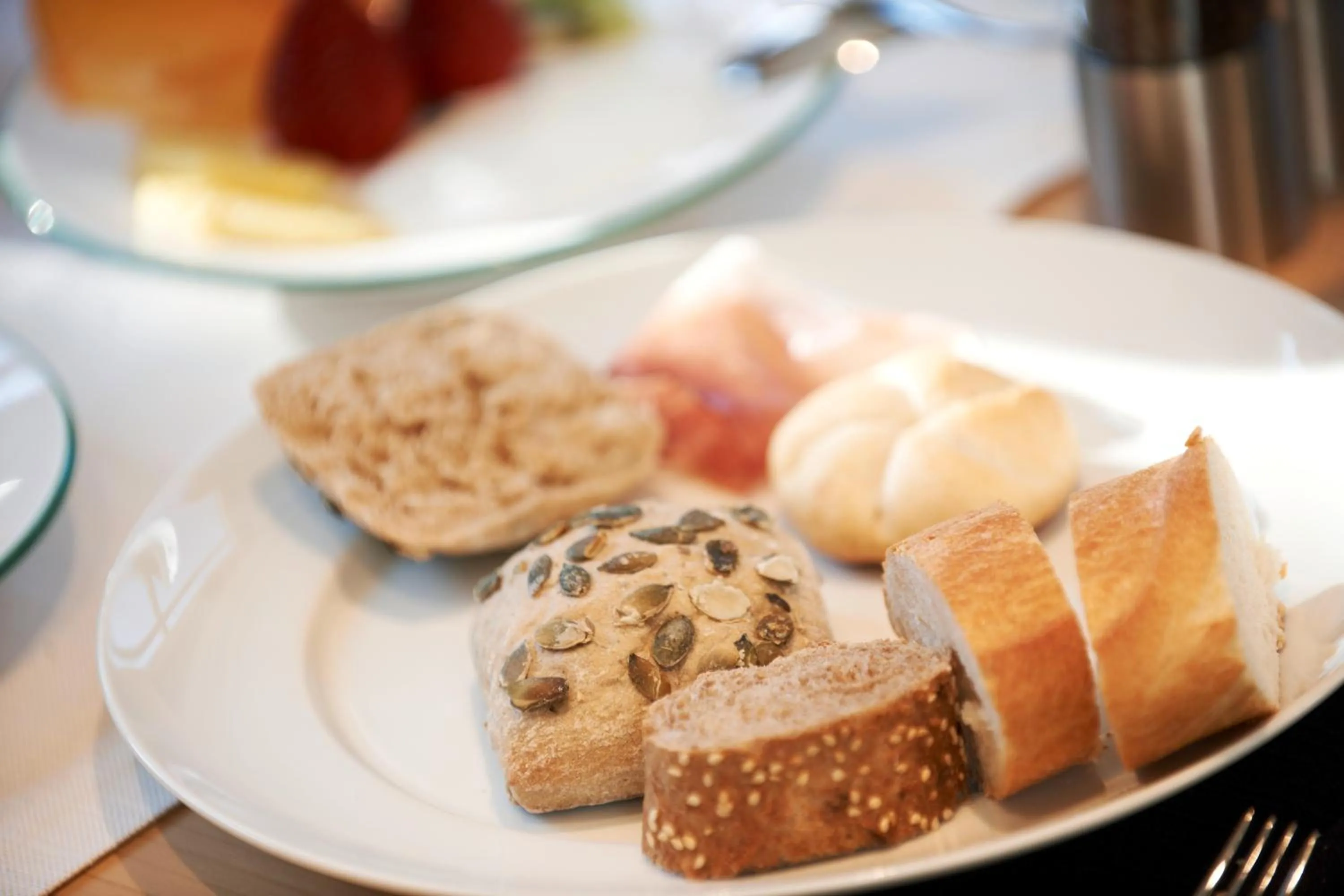 Buffet breakfast in Zin Senfter Residence