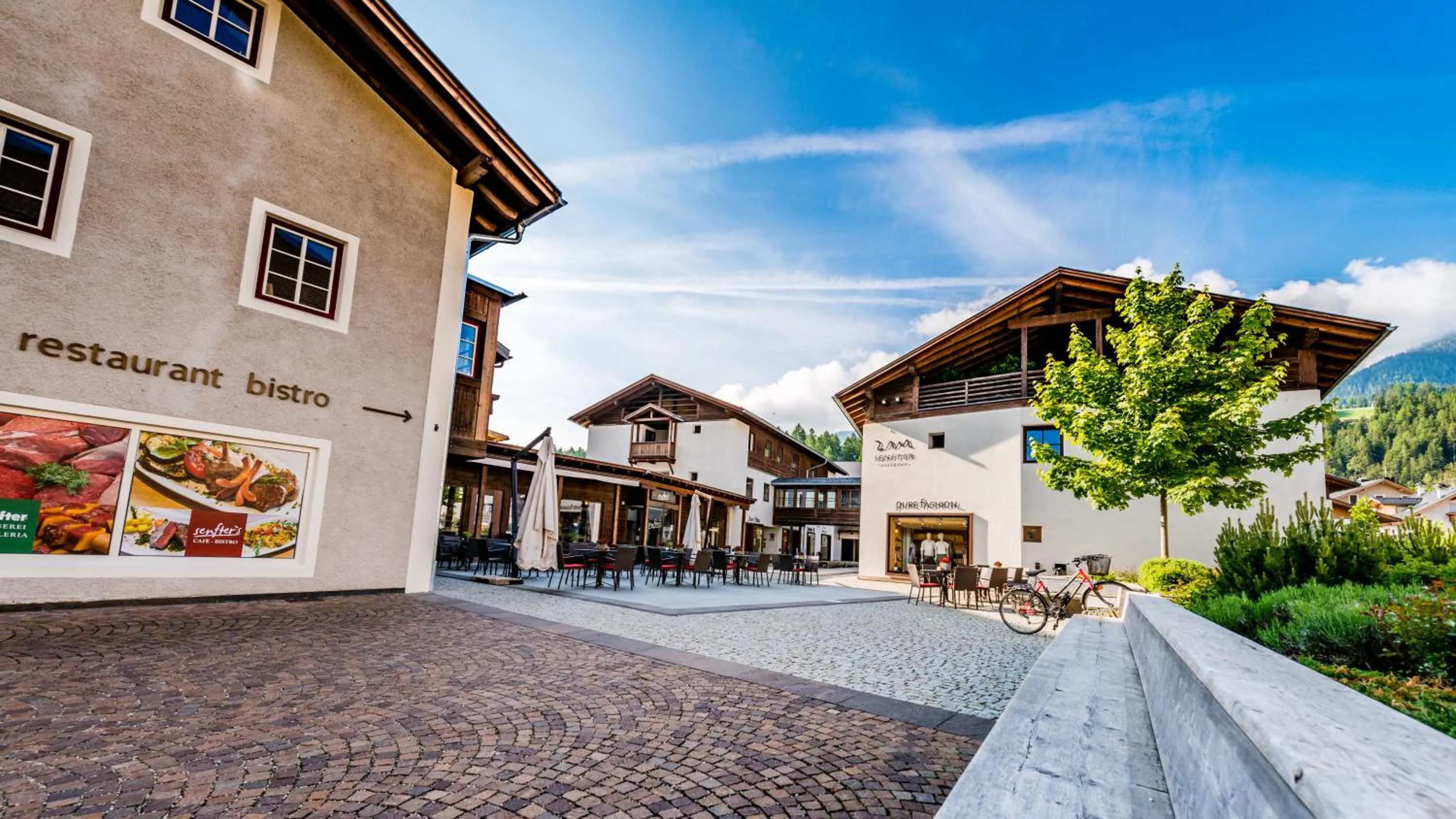 Patio in Zin Senfter Residence