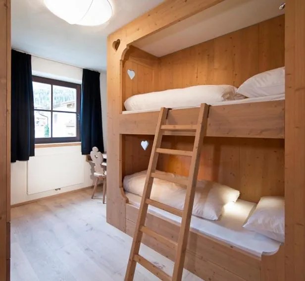 bunk bed, Bed in Zin Senfter Residence