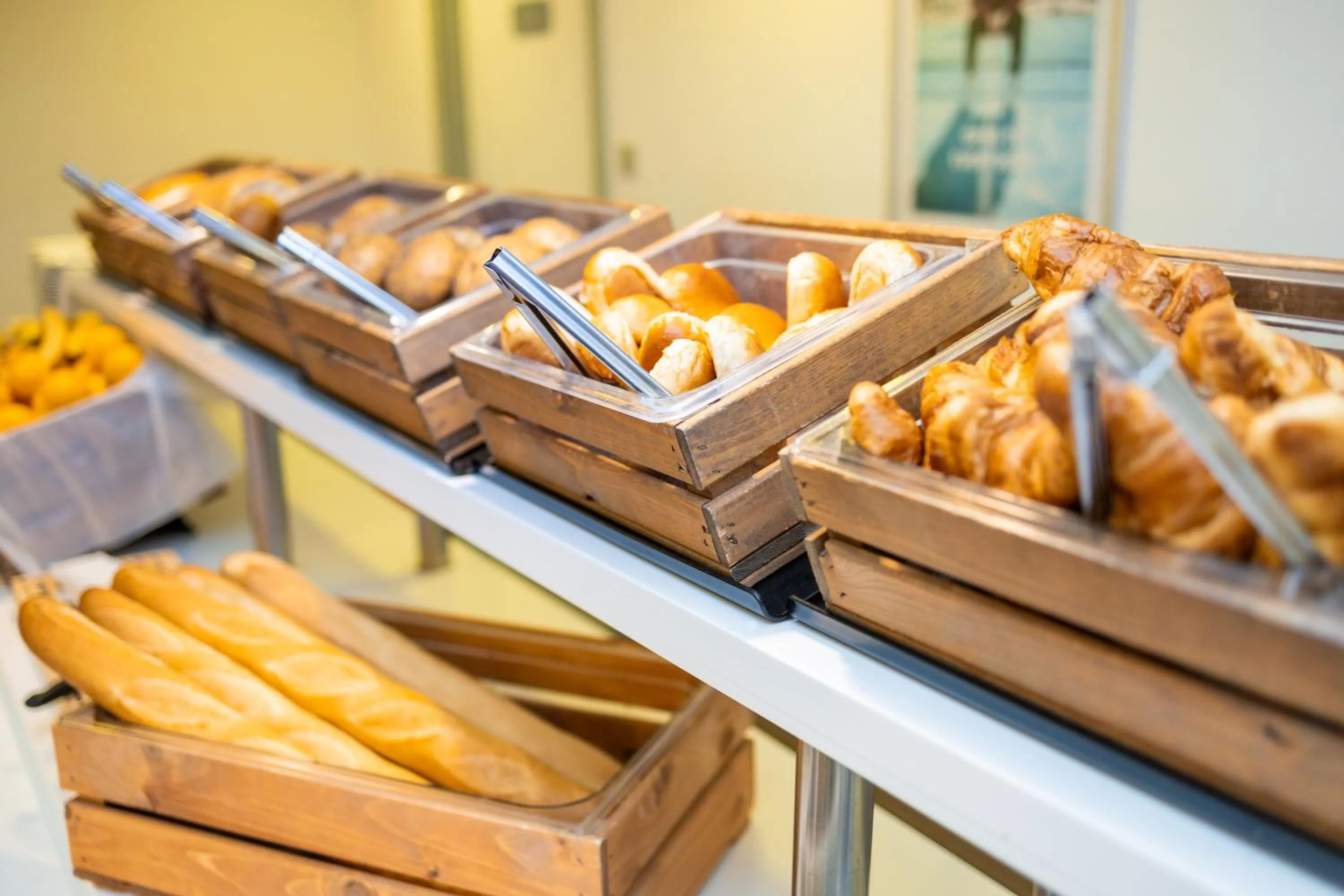 Buffet breakfast in ibis budget Brugge Centrum Station